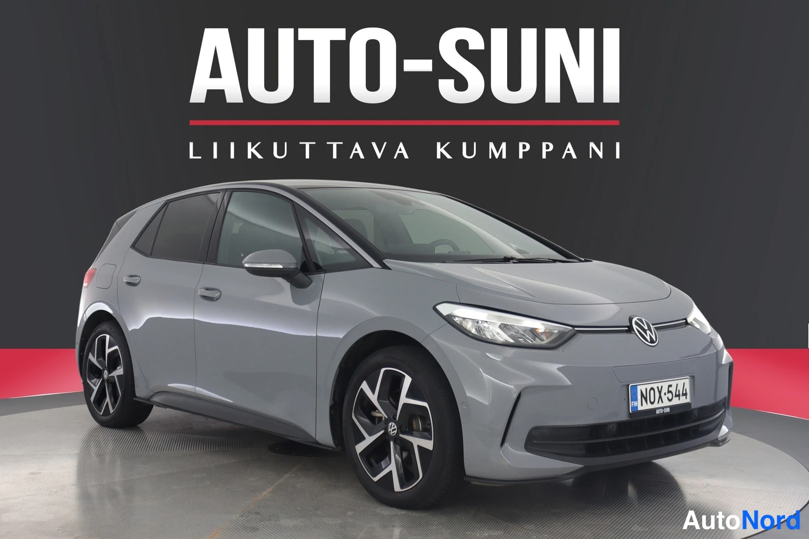 Harmaa Volkswagen ID.3 2024, etuviisto, keula vasemmalle, kuva 2