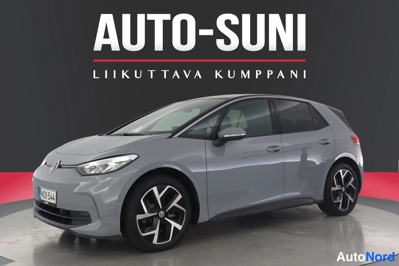 Harmaa Volkswagen ID.3 2024, etuviisto, keula vasemmalle, kuva 3