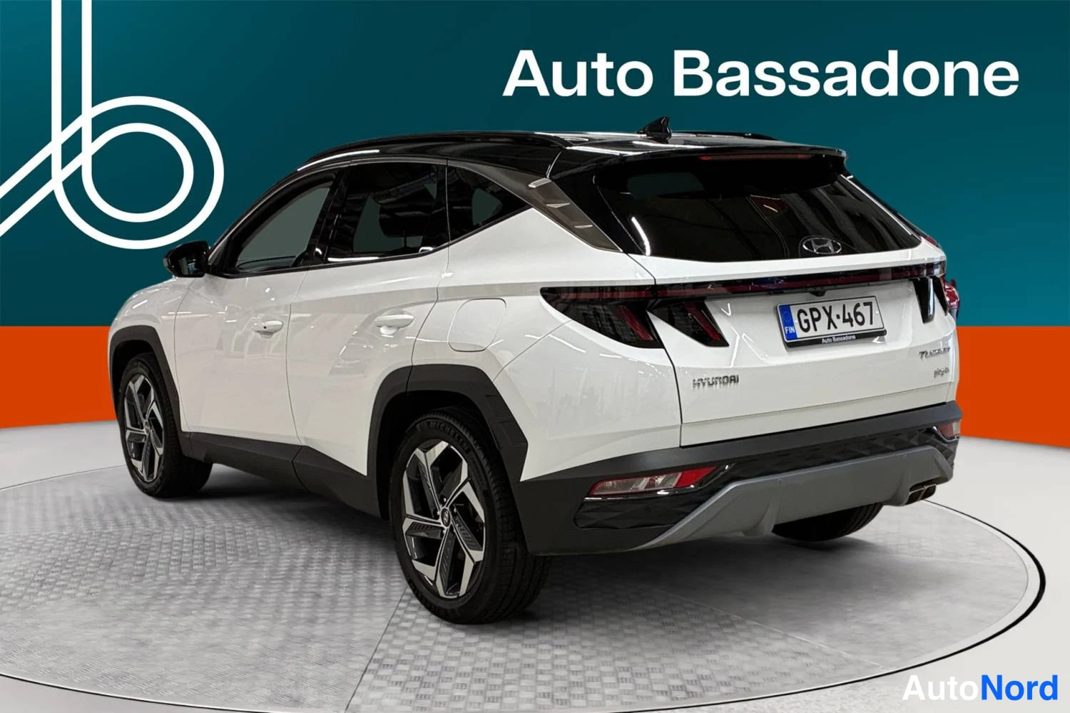 Valkoinen Hyundai Tucson 2024, takaviisto, kuva 6