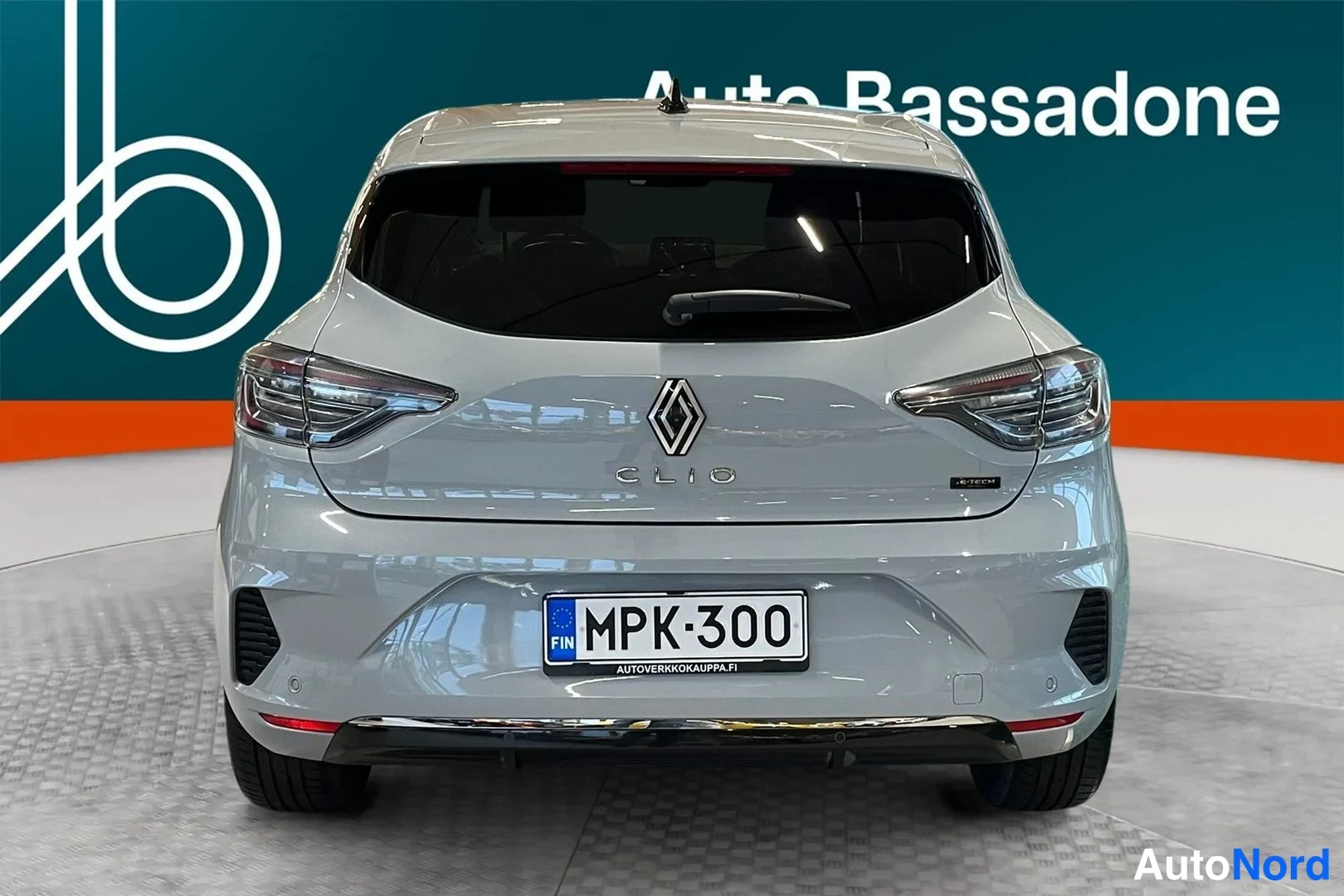 Harmaa Renault Clio 2023, takaa, kuva 8