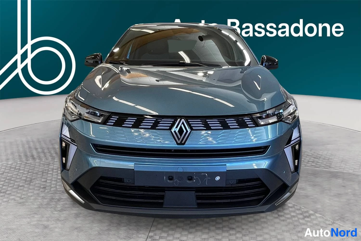 Harmaa Renault Symbioz 2026, edestä, kuva 3