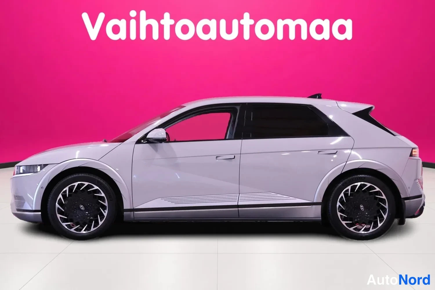 Harmaa Hyundai Ioniq 5 2021, etuviisto, keula vasemmalle, kuva 2