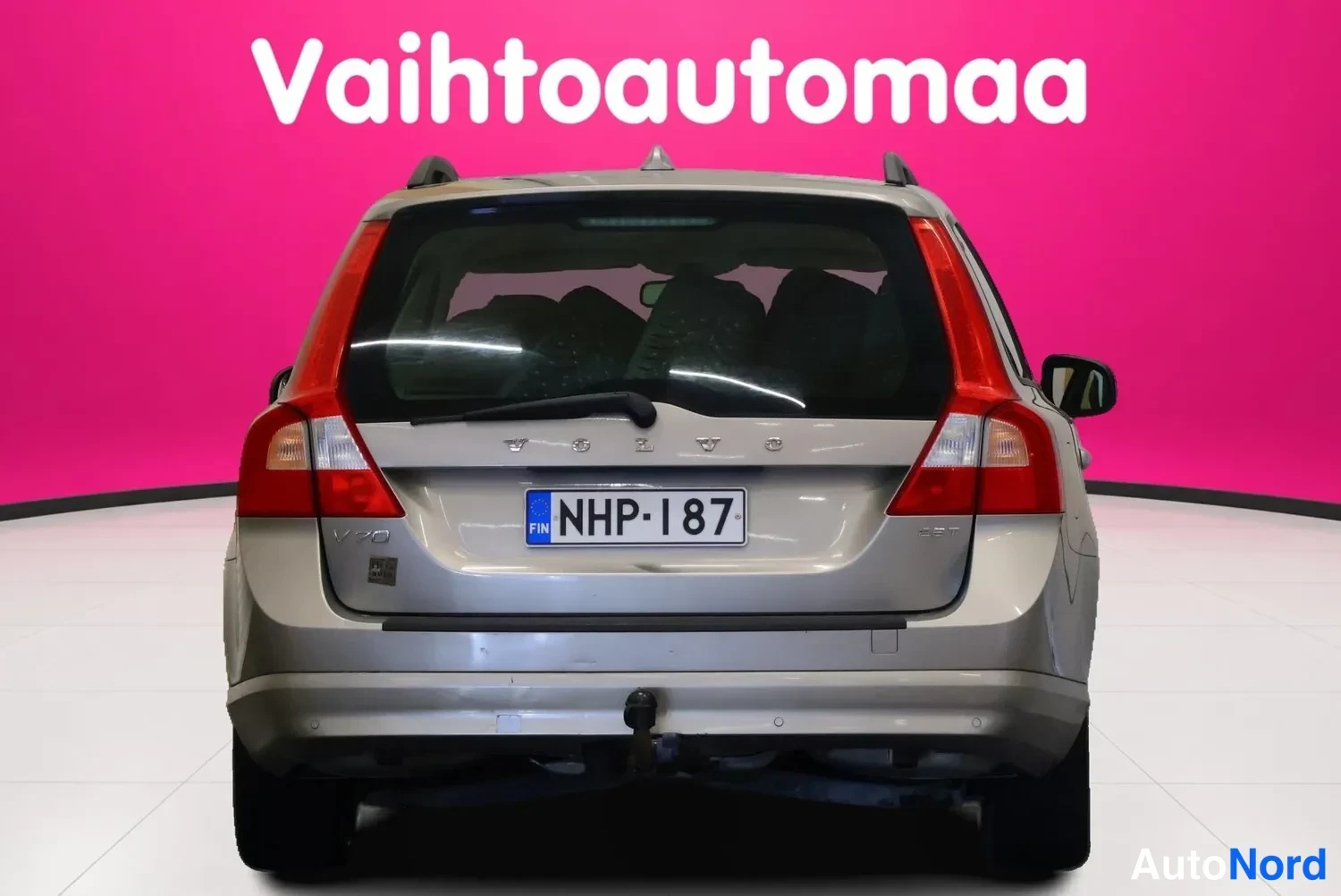 Harmaa Volvo V70 2008, takaa, kuva 8