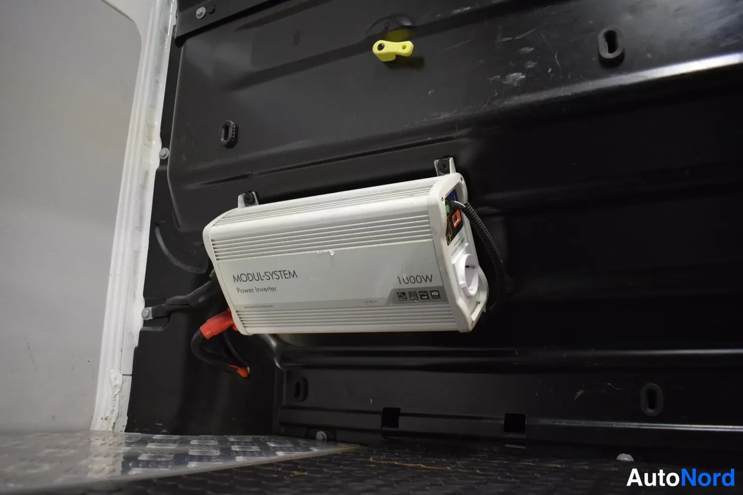 Valkoinen Toyota Proace 2020, yksityiskohta, kuva 24