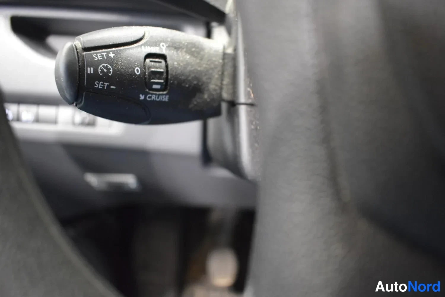 Valkoinen Toyota Proace 2020, yksityiskohta, kuva 9