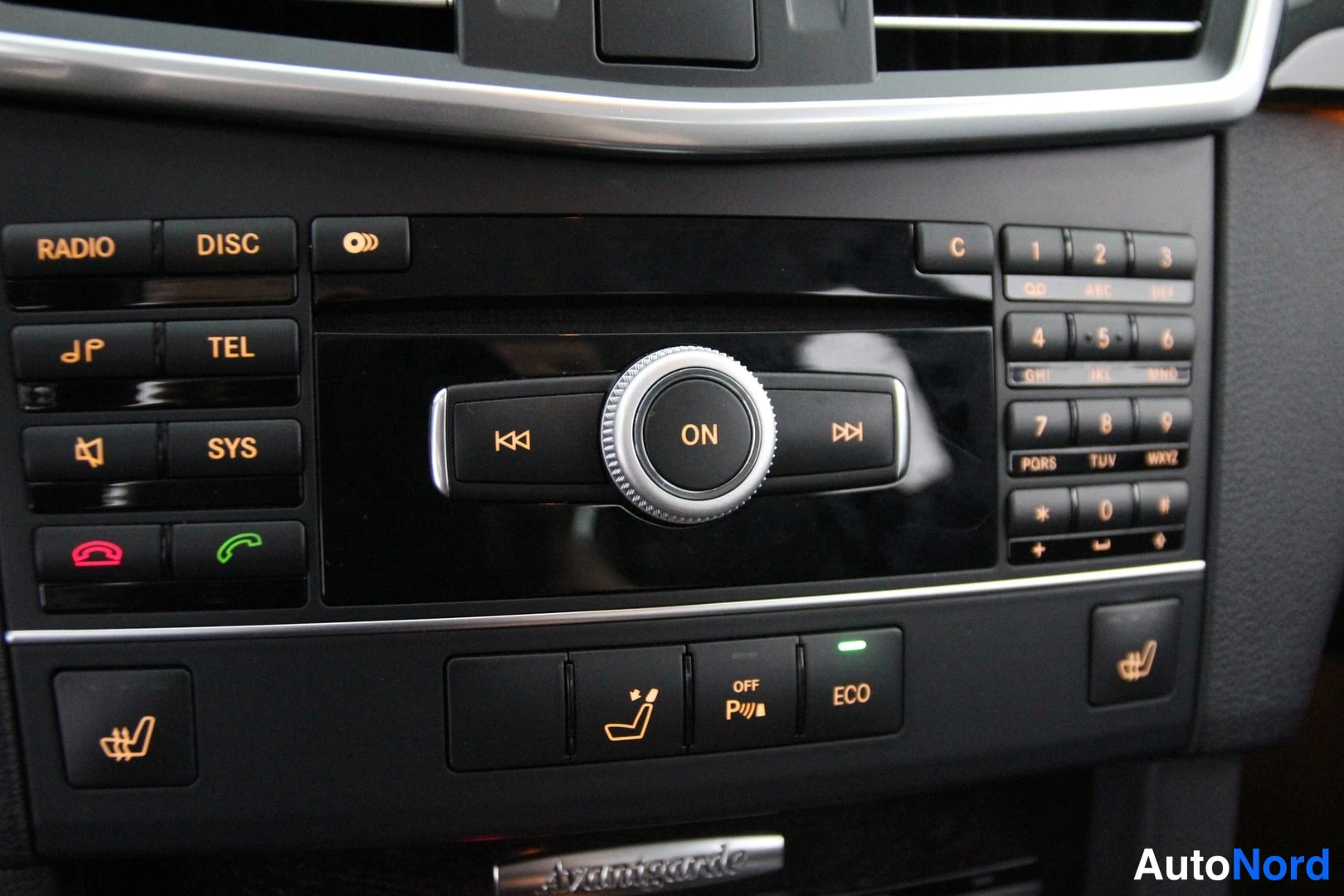 Hopea Mercedes-Benz E 200 d 2012, yksityiskohta, kuva 20