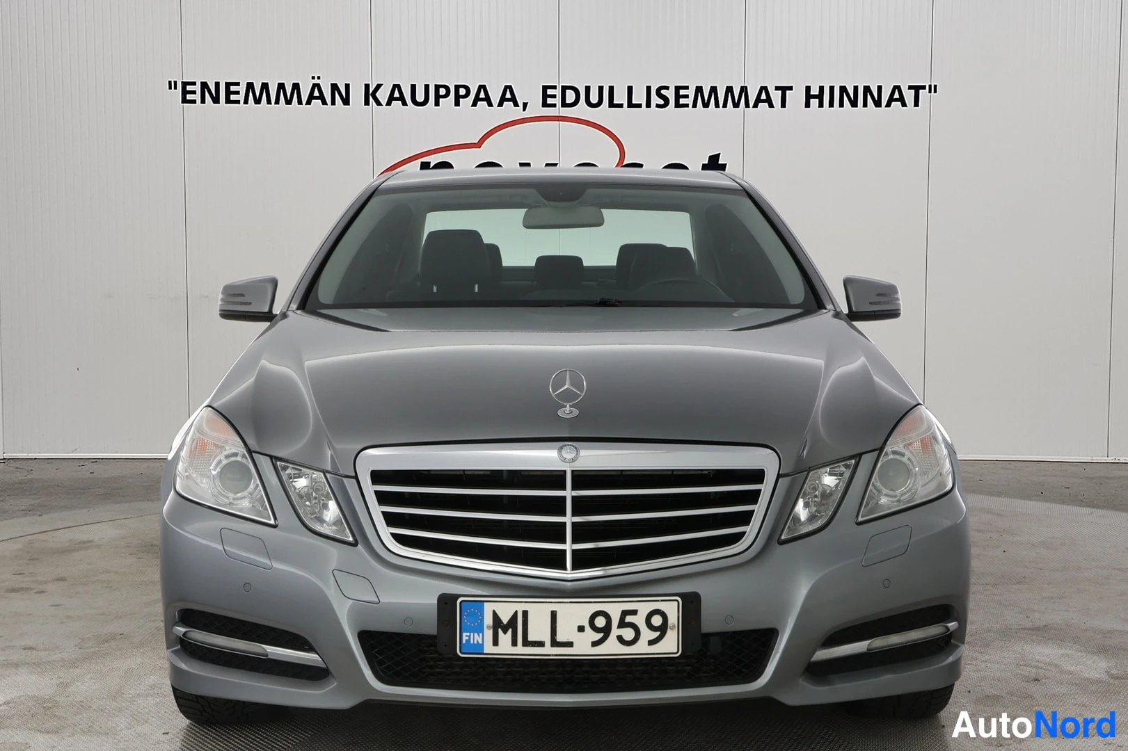 Hopea Mercedes-Benz E 200 d 2012, edestä, kuva 3