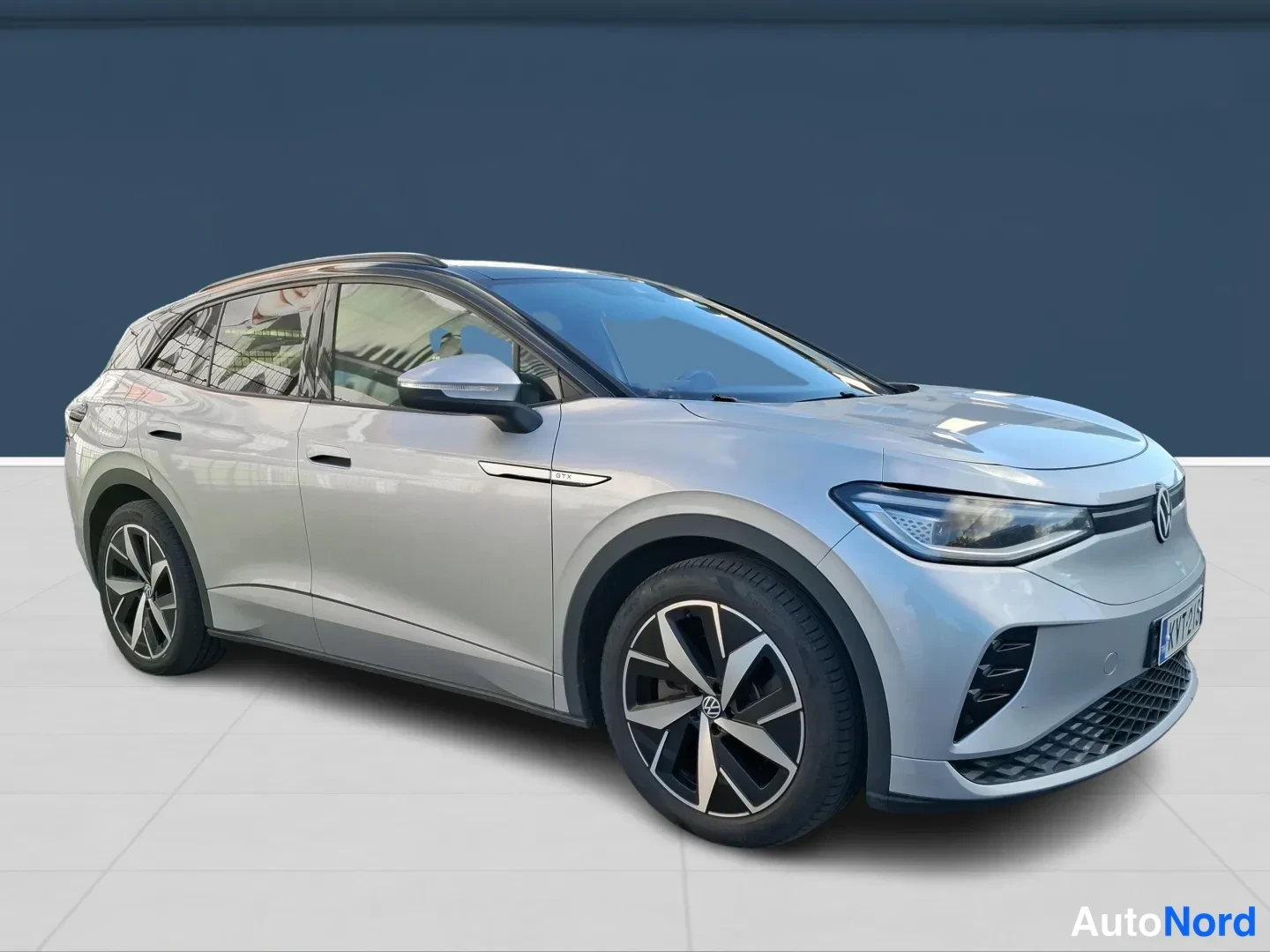 Harmaa Volkswagen ID.4 2022, etuviisto, keula oikealle, kuva 2