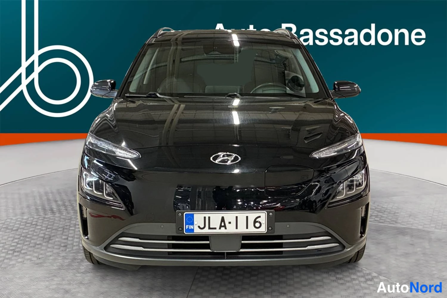 Musta Hyundai Kona electric 2021, edestä, kuva 4