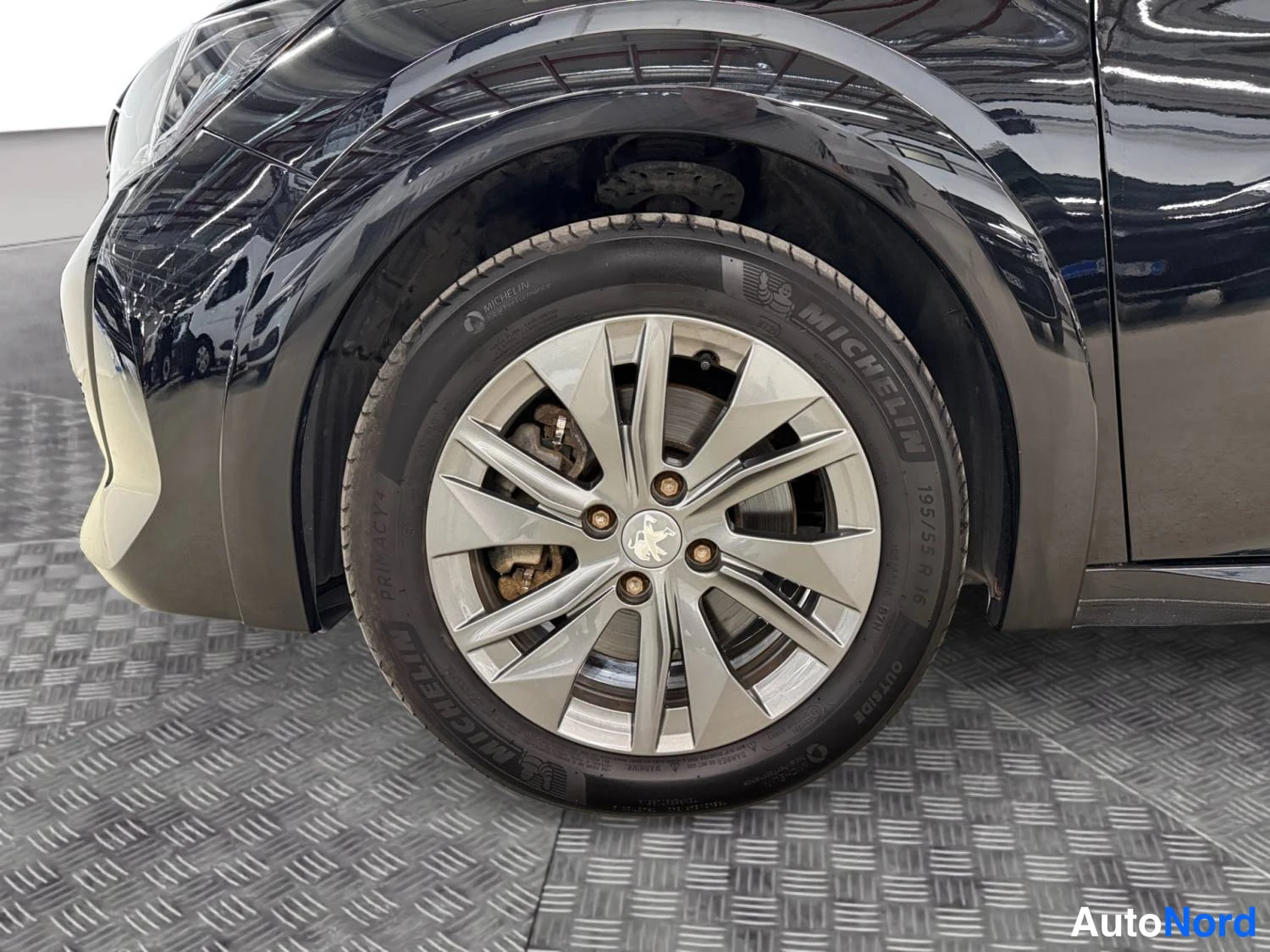 Musta Peugeot E-208 2021, yksityiskohta, kuva 18