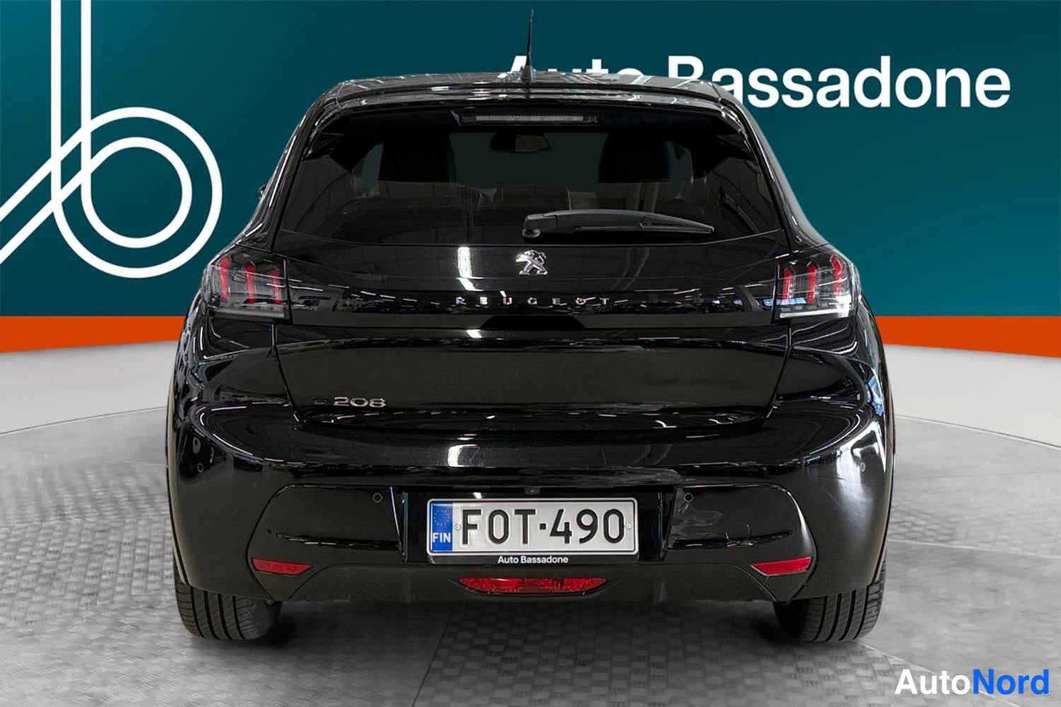 Musta Peugeot E-208 2021, takaa, kuva 8