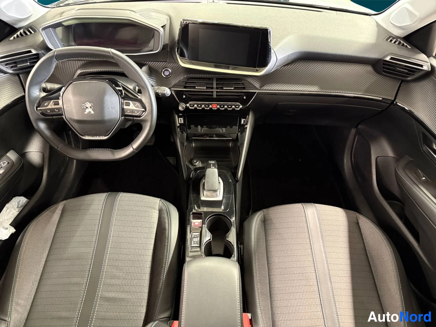 Musta Peugeot E-208 2021, ohjaamo, kuva 10