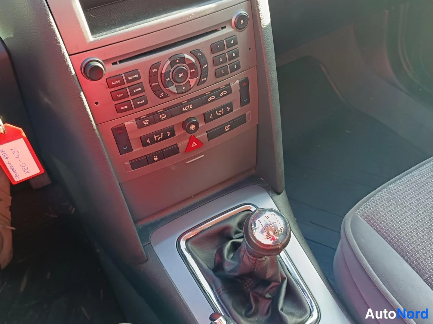 Punainen Peugeot 407 2004, yksityiskohta, kuva 11