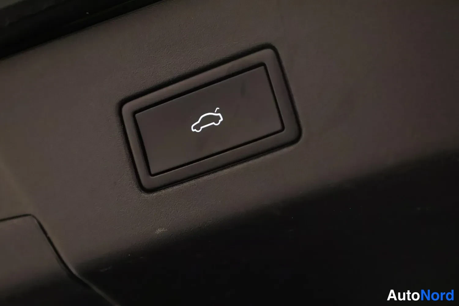 Musta Volkswagen ID.4 GTX 2023, yksityiskohta, kuva 26