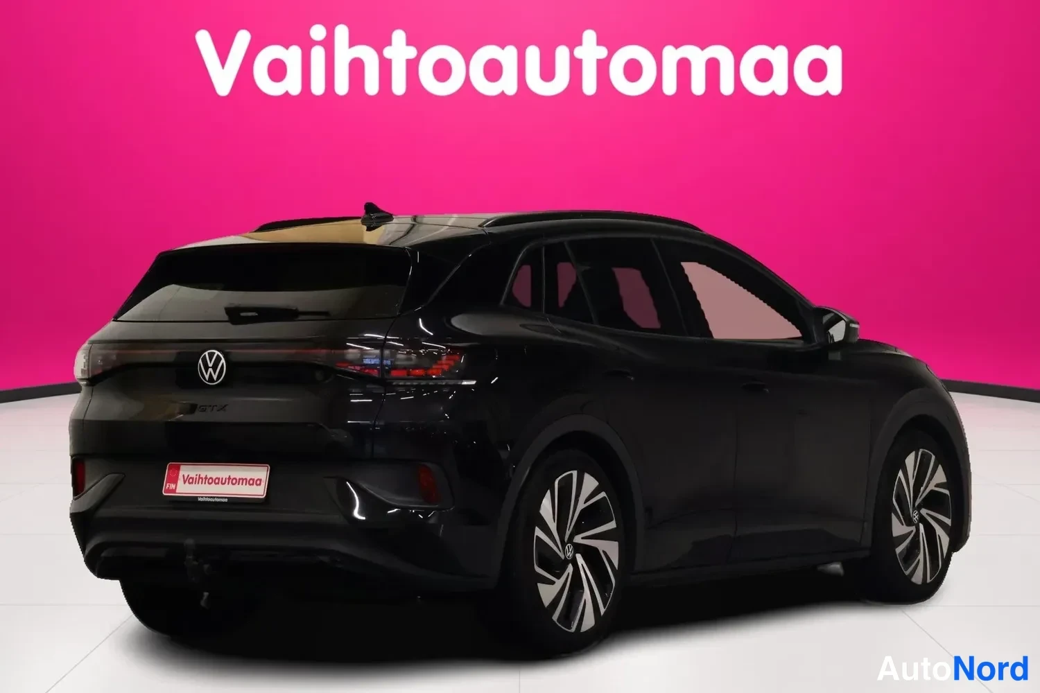 Musta Volkswagen ID.4 GTX 2023, takaviisto, kuva 7