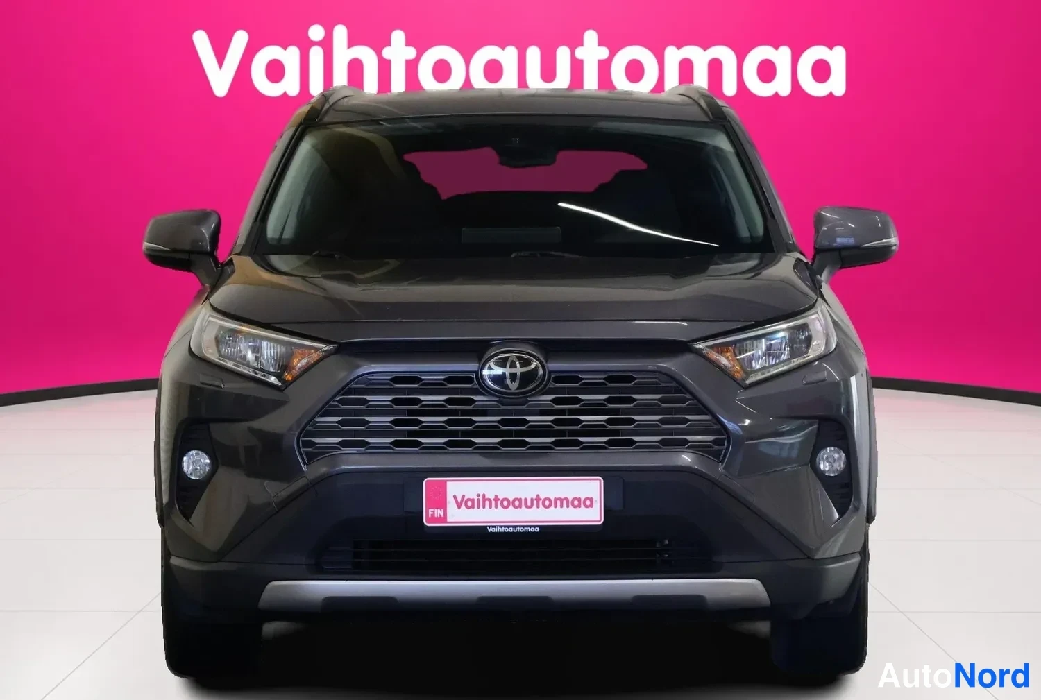 Harmaa Toyota RAV4 2019, edestä, kuva 3