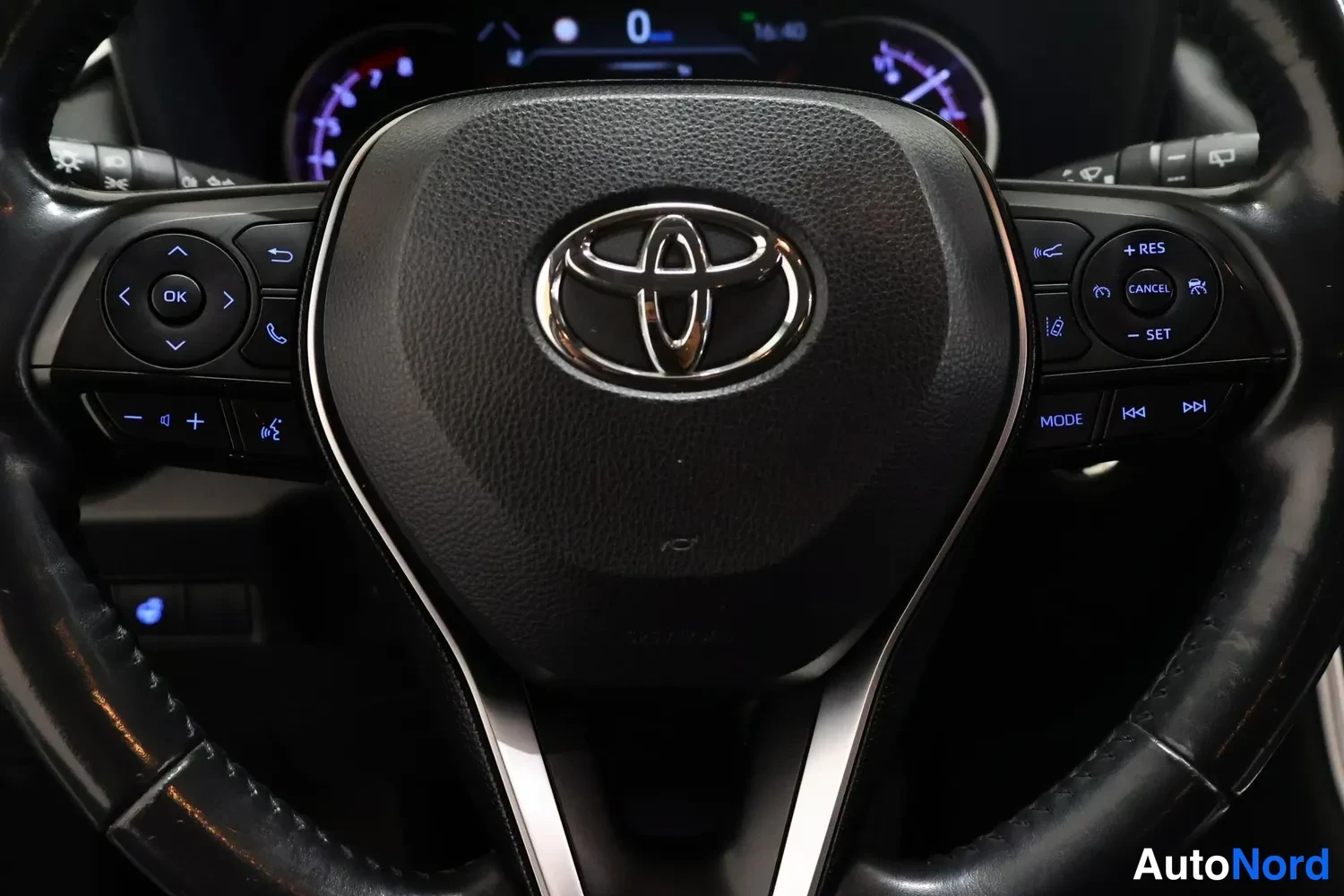Harmaa Toyota RAV4 2019, yksityiskohta, kuva 12