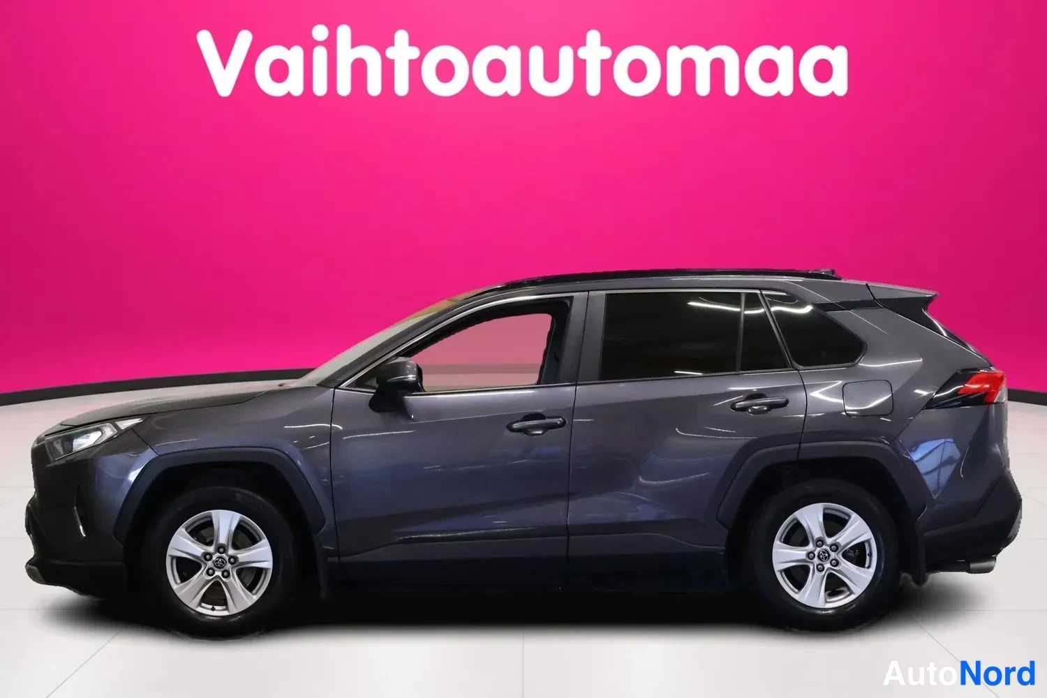 Harmaa Toyota RAV4 2019, sivulta, kuva 4