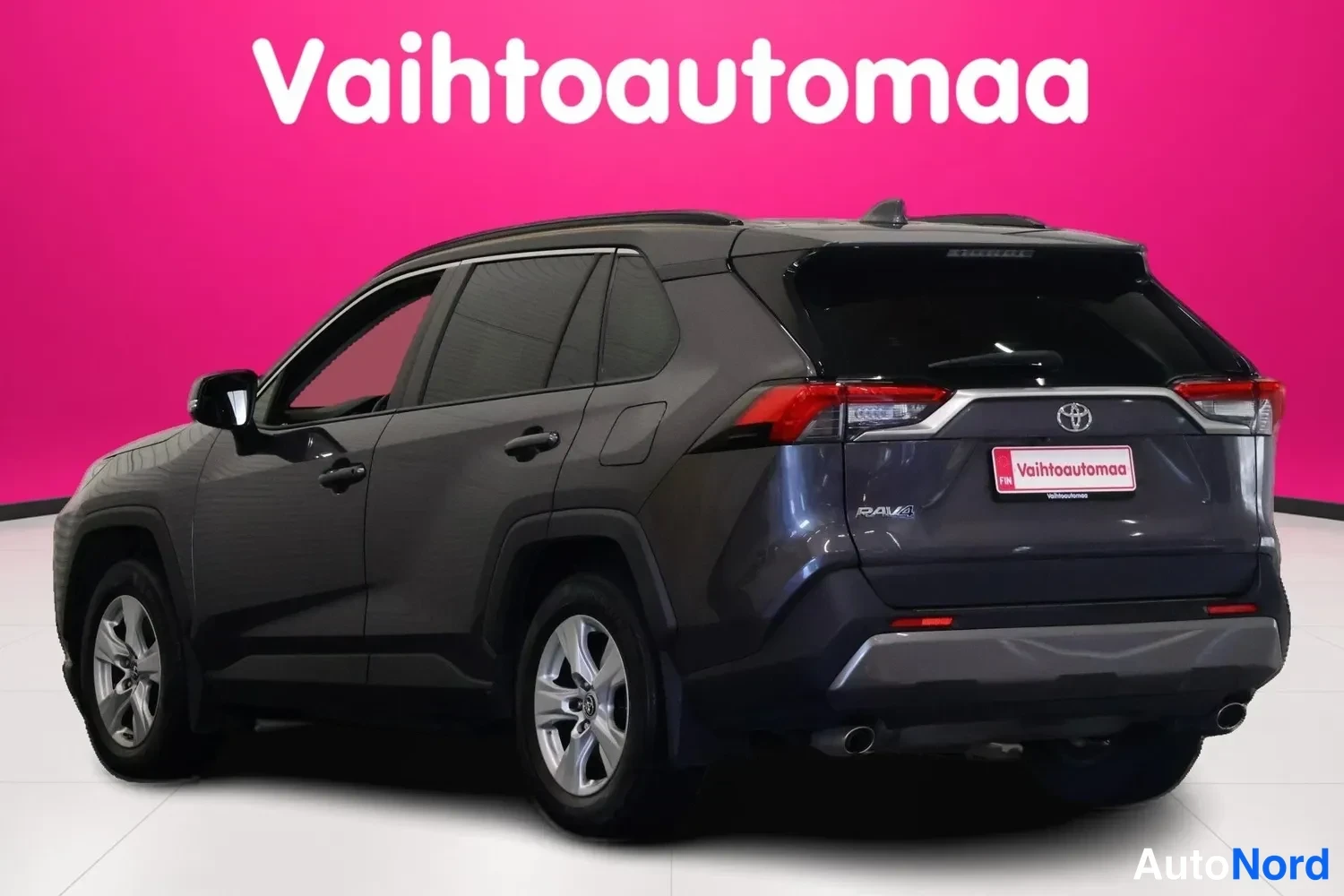 Harmaa Toyota RAV4 2019, takaviisto, kuva 6