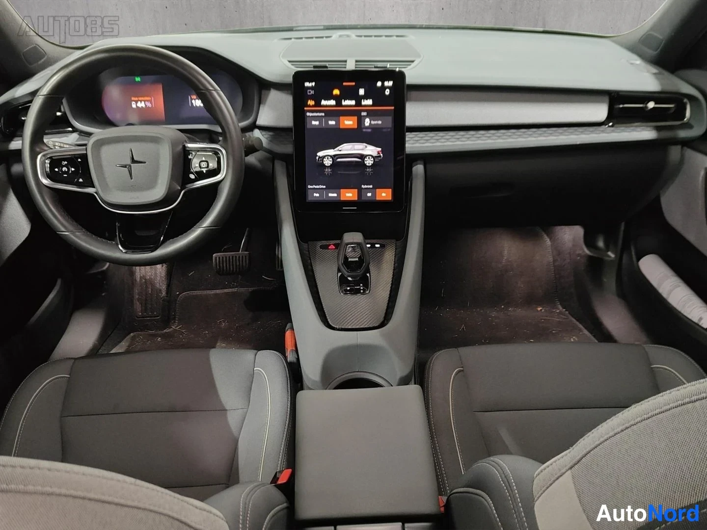 Harmaa Polestar 2 2022, ohjaamo, kuva 11