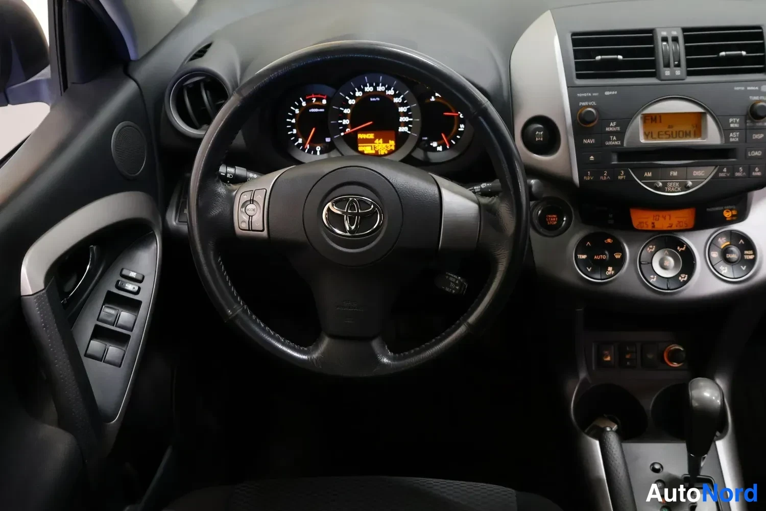 Beige Toyota RAV4 2007, ohjaamo, kuva 9