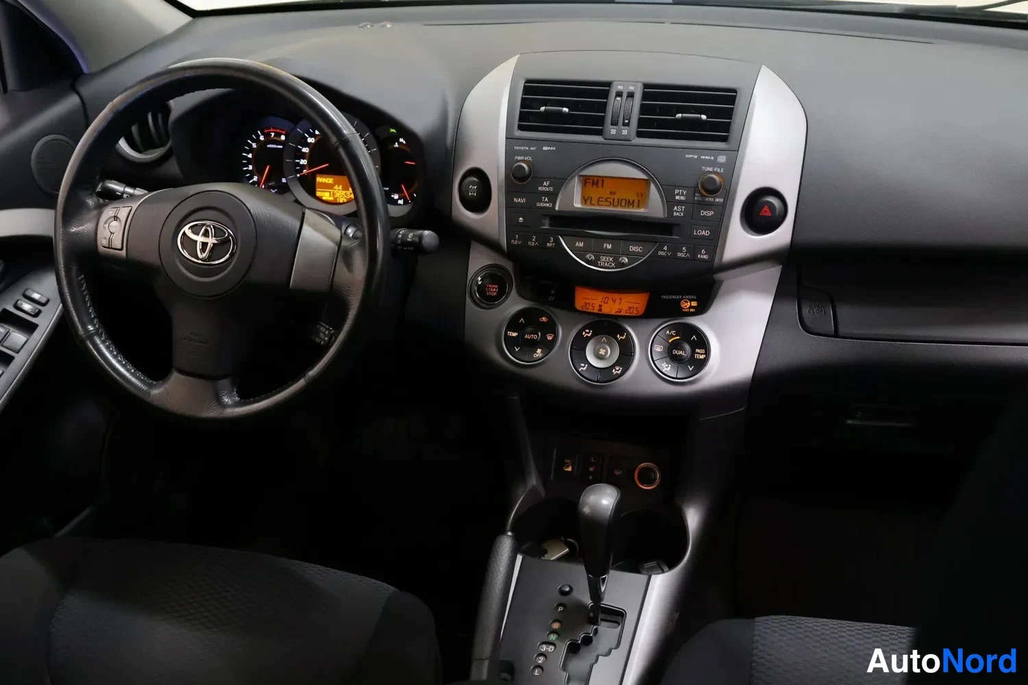 Beige Toyota RAV4 2007, ohjaamo, kuva 10