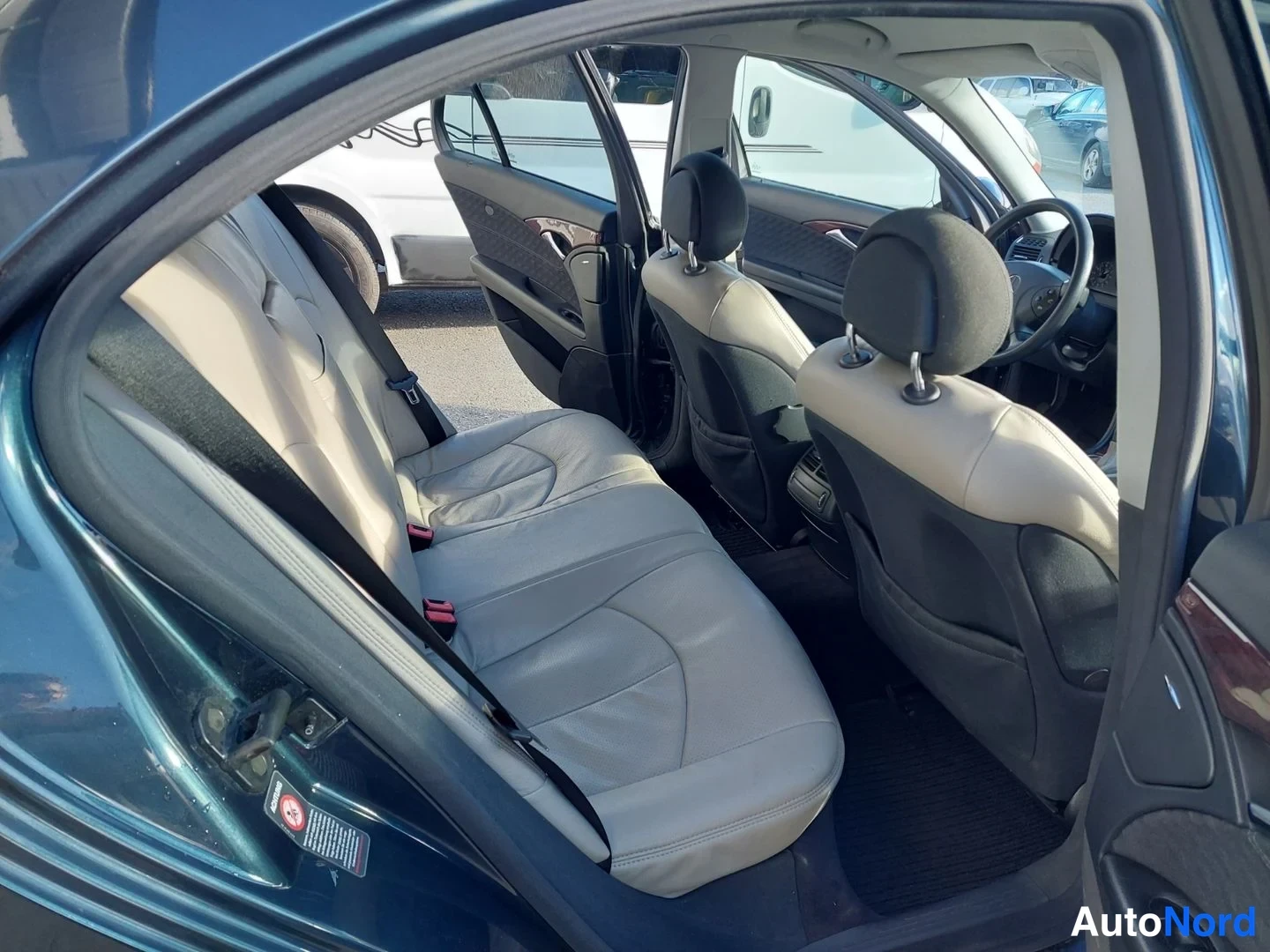 Harmaa Mercedes-Benz E 220 CDI 2002, takaistuimet, kuva 14