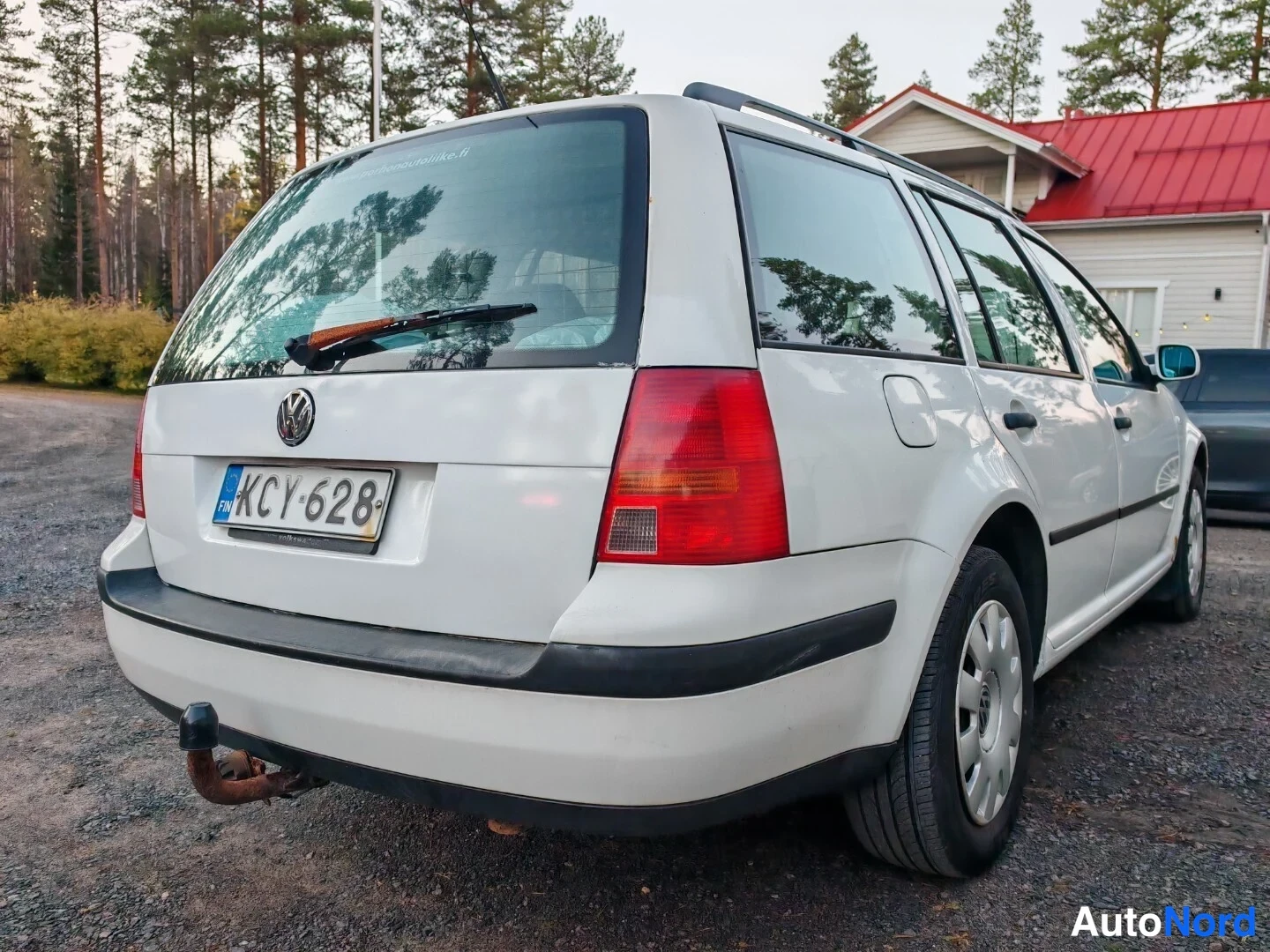 Valkoinen Volkswagen Golf 2003, takaviisto, kuva 7