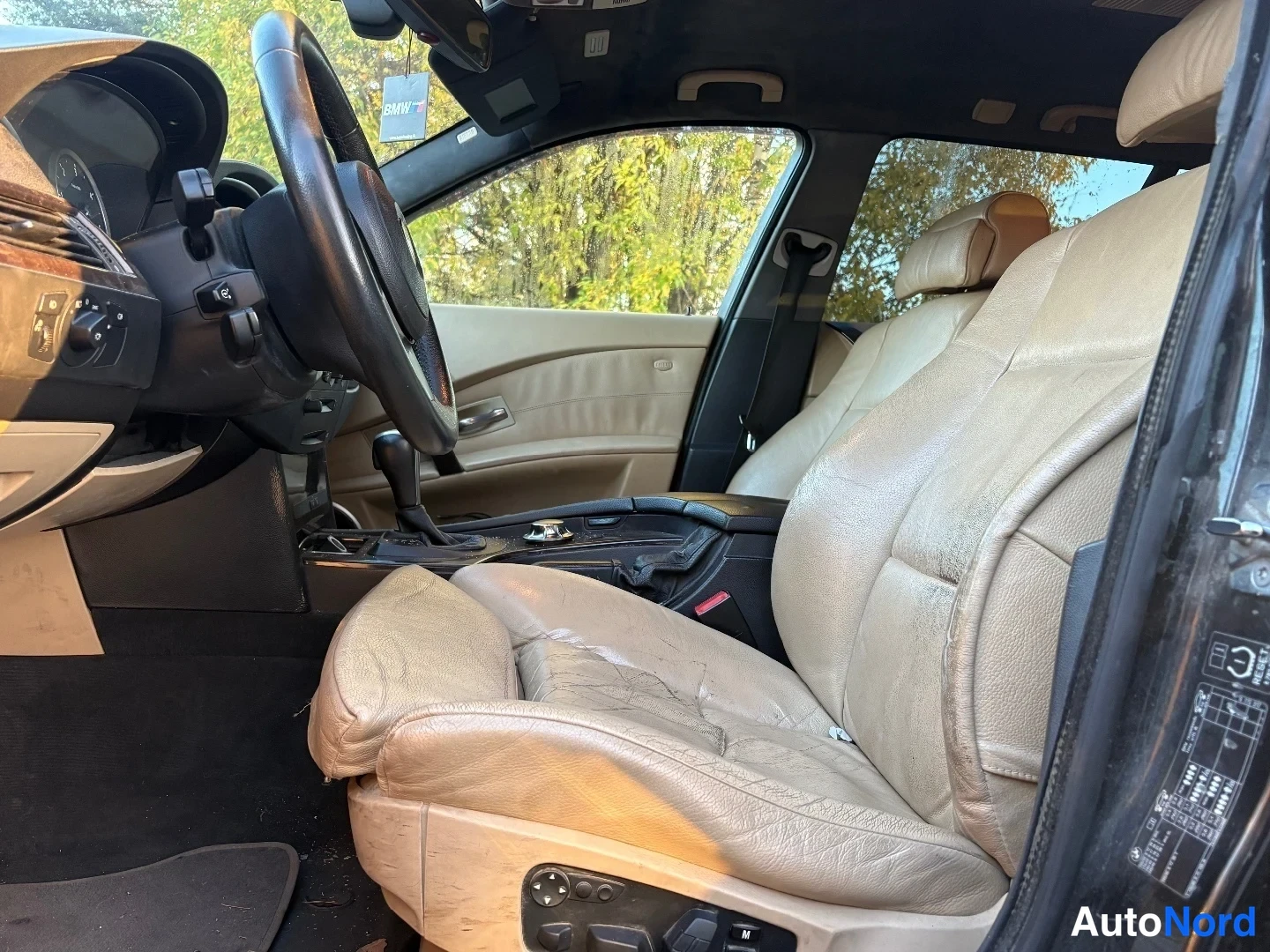 Black BMW 535d 2006, front seats, photo 11