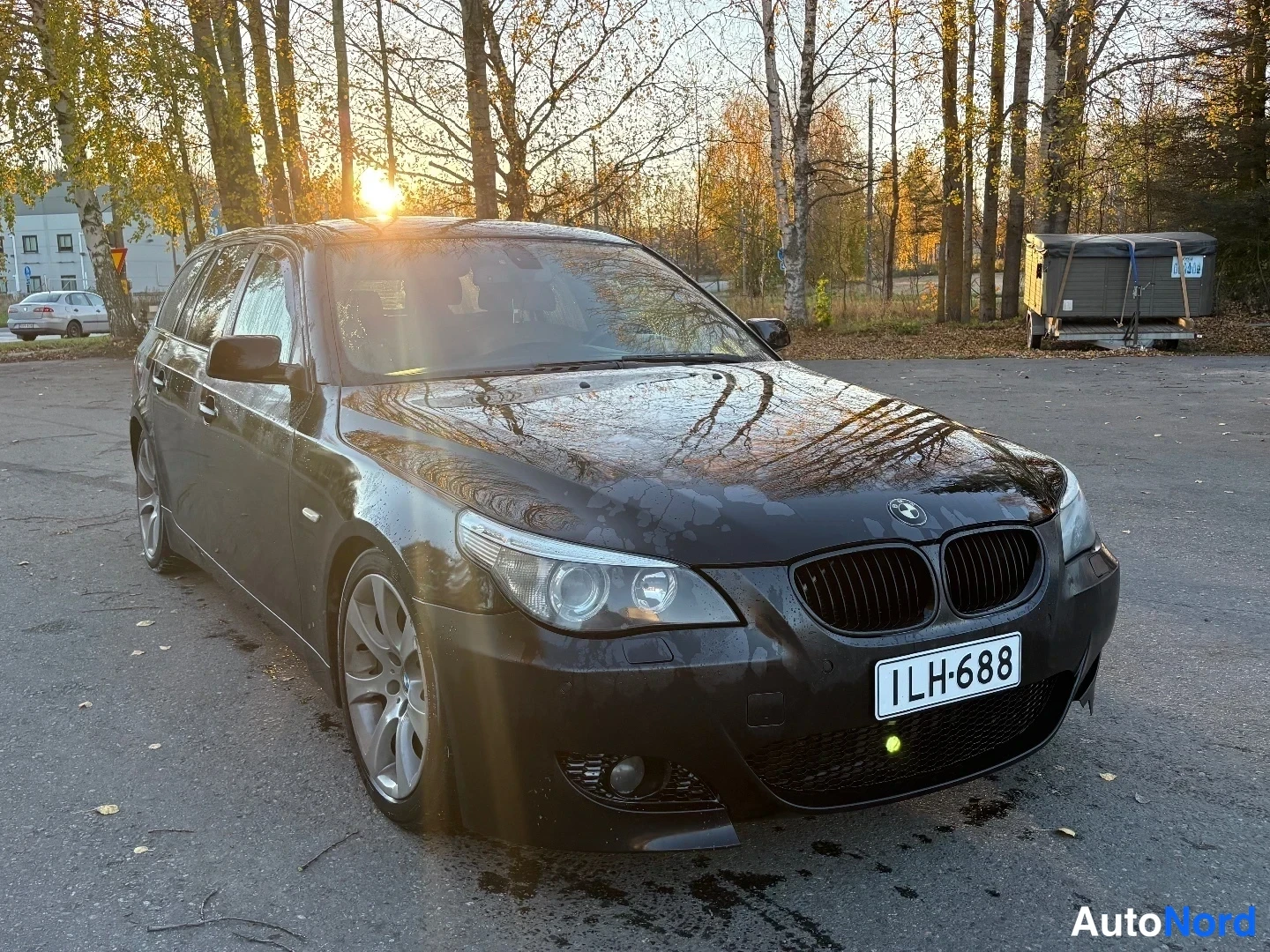 Black BMW 535d 2006, front three-quarter, nose to the right, photo 2