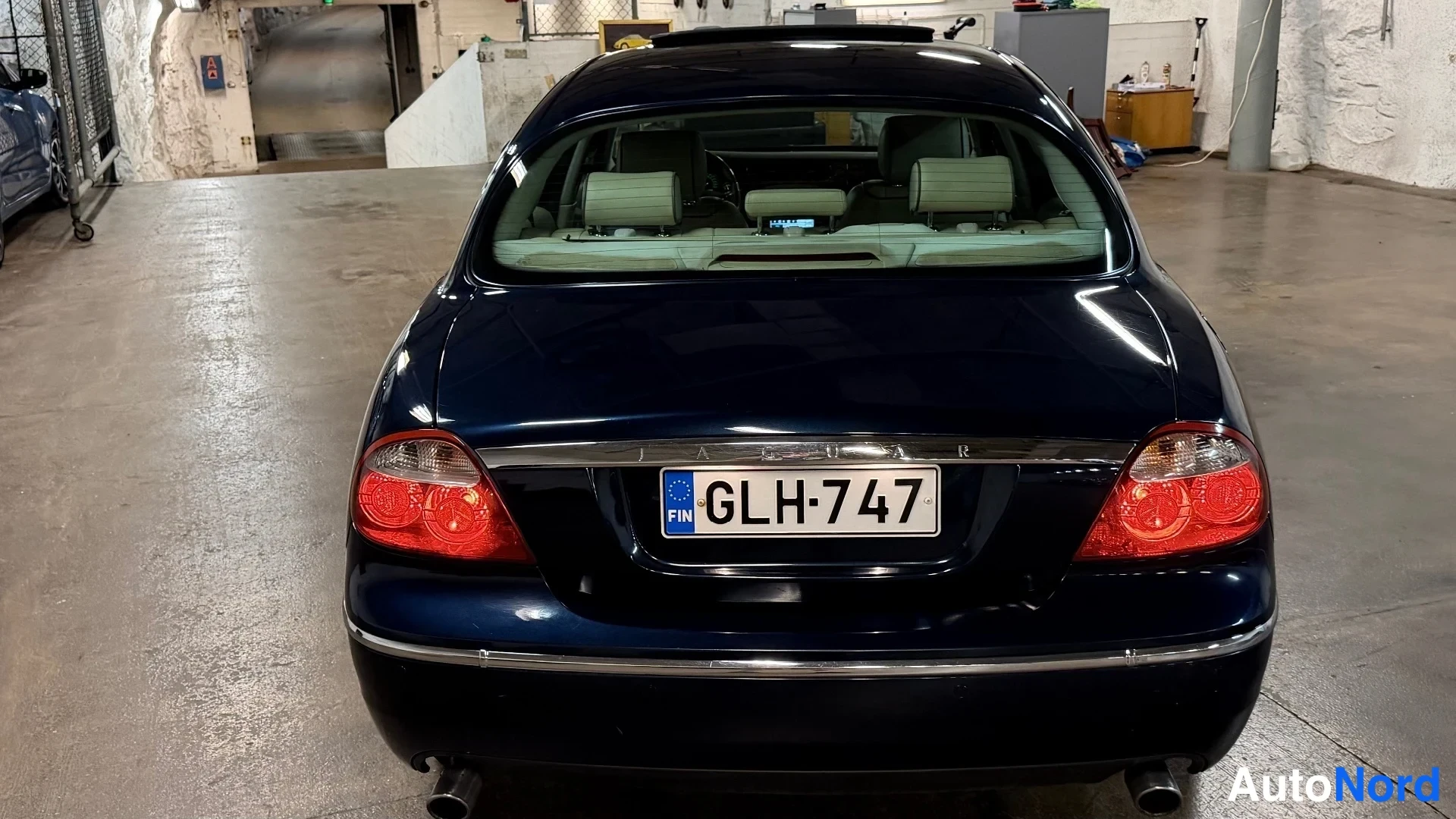 Sininen Jaguar S-Type 2006, takaa, kuva 17