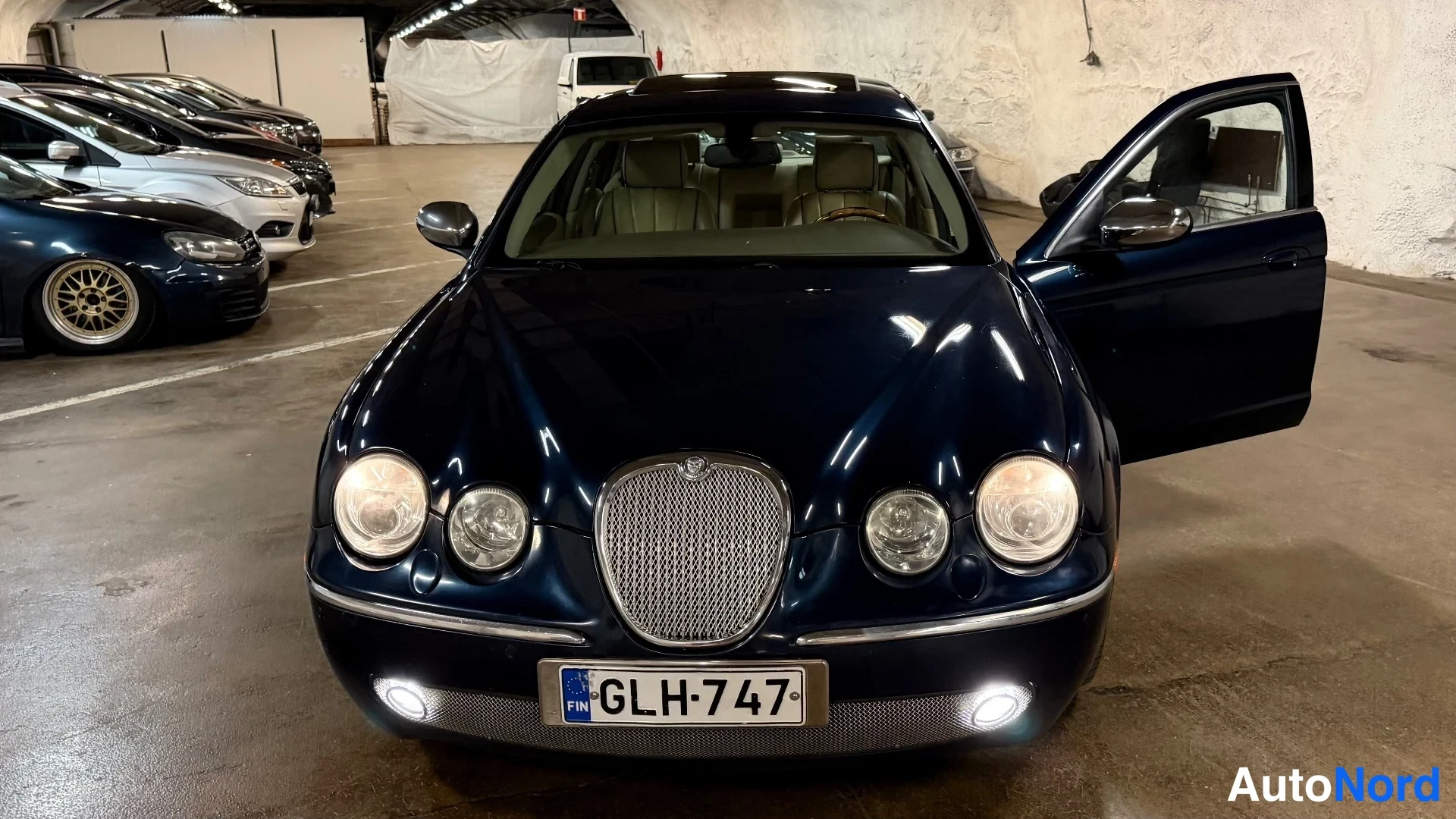 Sininen Jaguar S-Type 2006, etuviisto, keula vasemmalle, kuva 2