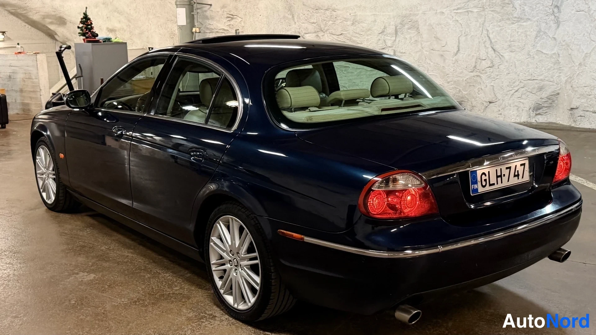 Sininen Jaguar S-Type 2006, takaviisto, kuva 10