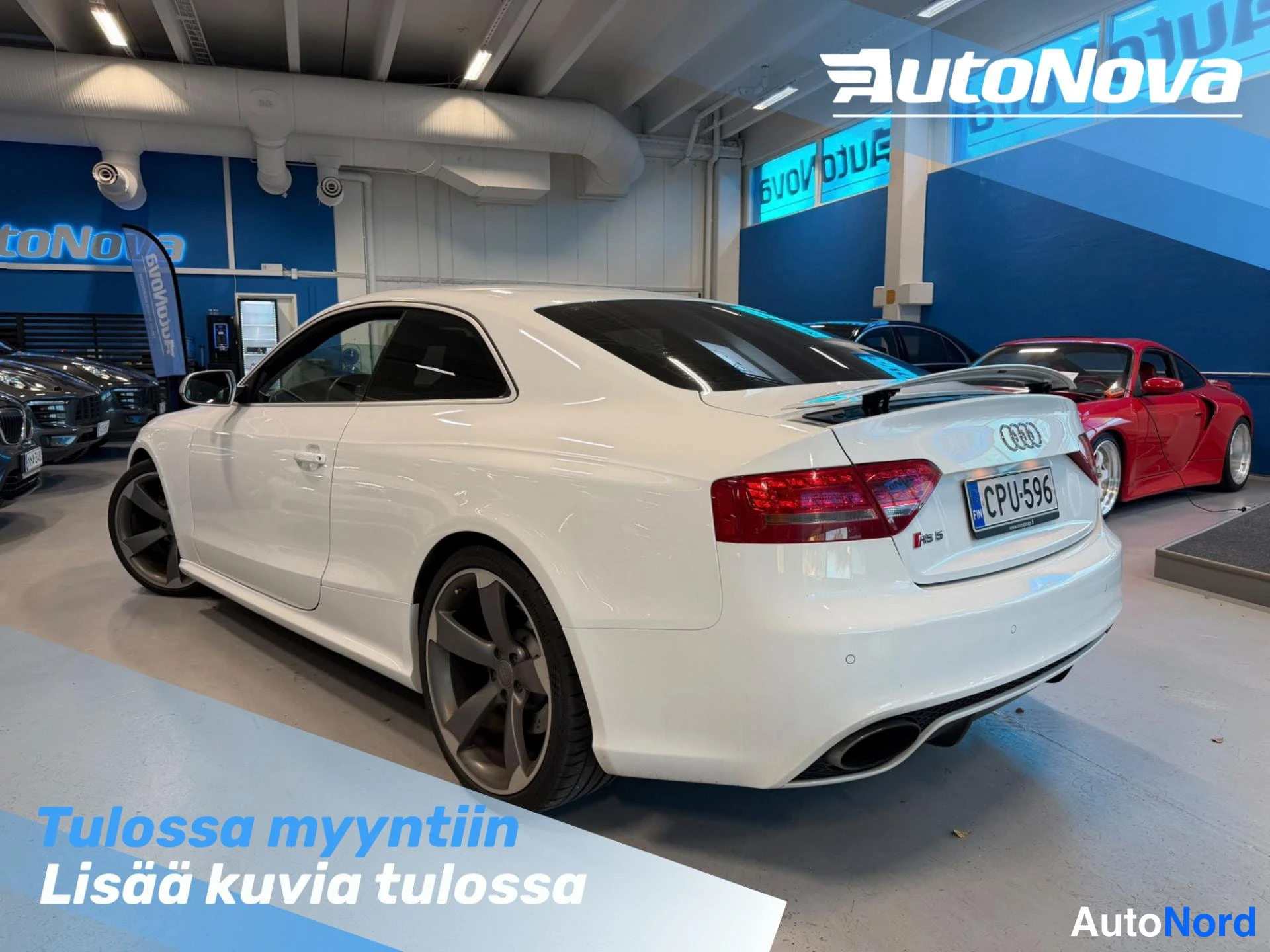 Valkoinen Audi RS5 2011, takaviisto, kuva 3