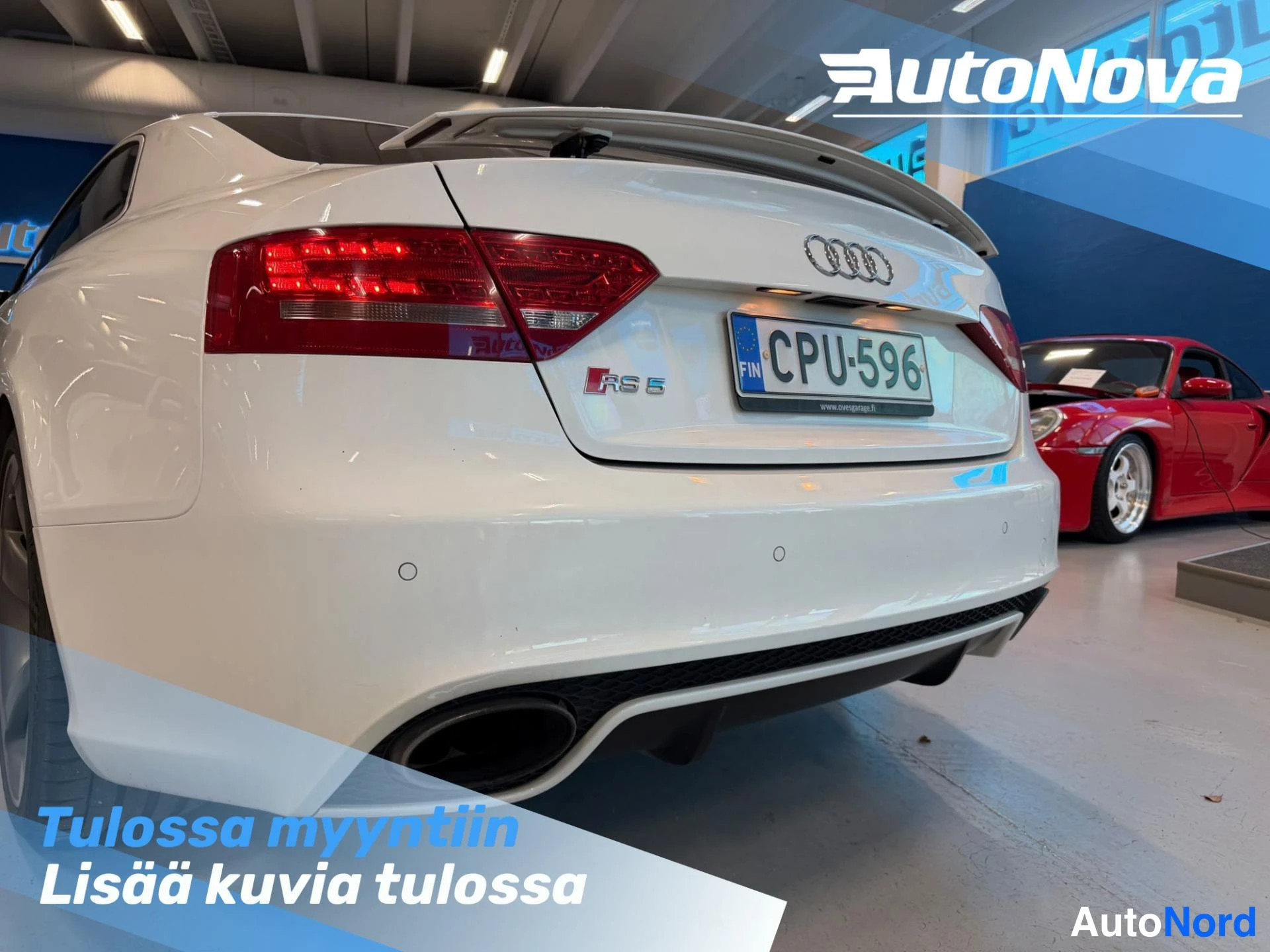 Valkoinen Audi RS5 2011, takaa, kuva 4