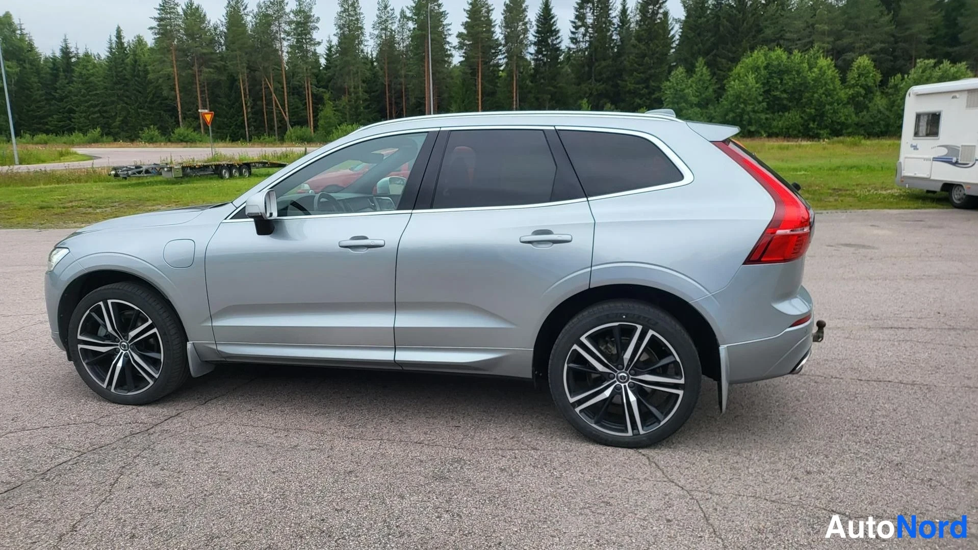 Hopea Volvo XC60 2018, sivulta, kuva 10