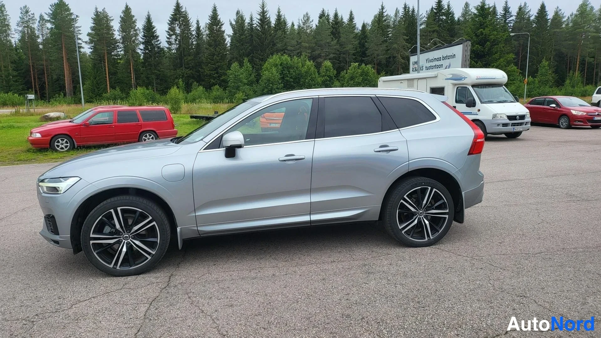 Hopea Volvo XC60 2018, etuviisto, keula vasemmalle, kuva 2