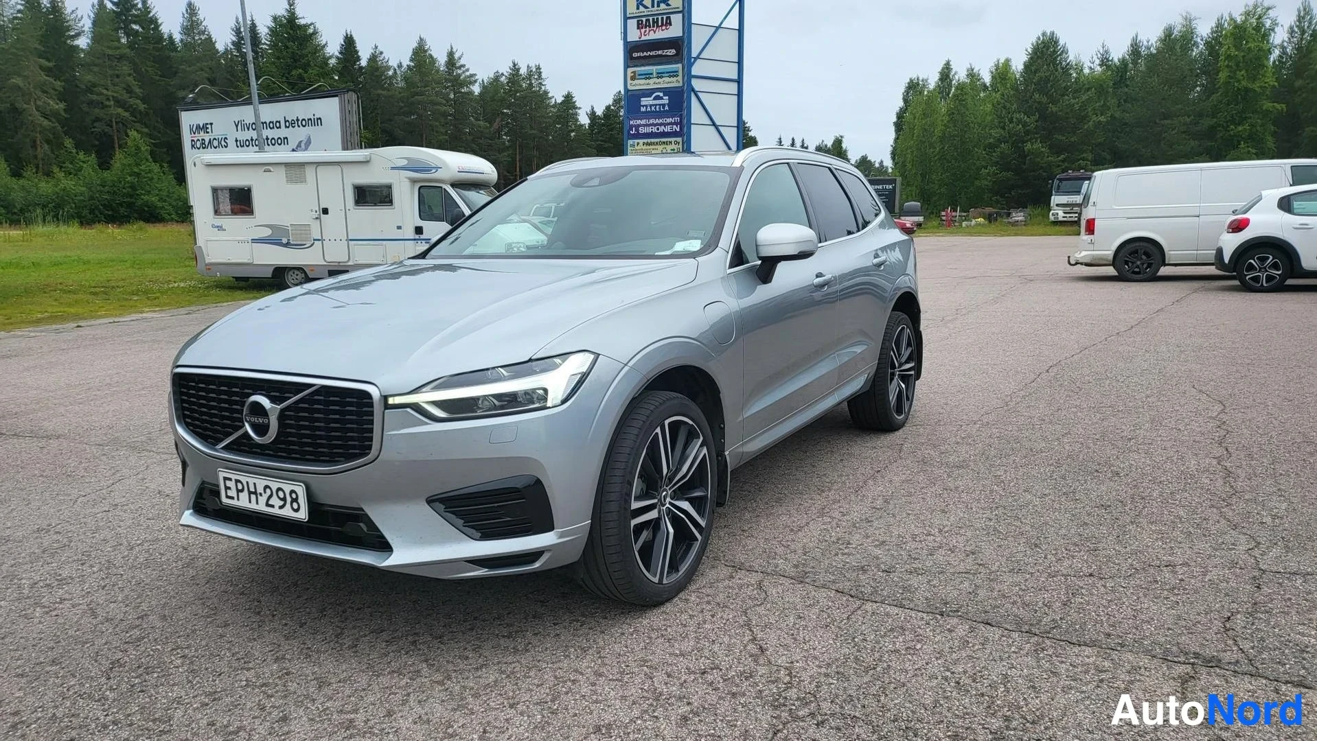 Hopea Volvo XC60 2018, etuviisto, keula vasemmalle, kuva 3