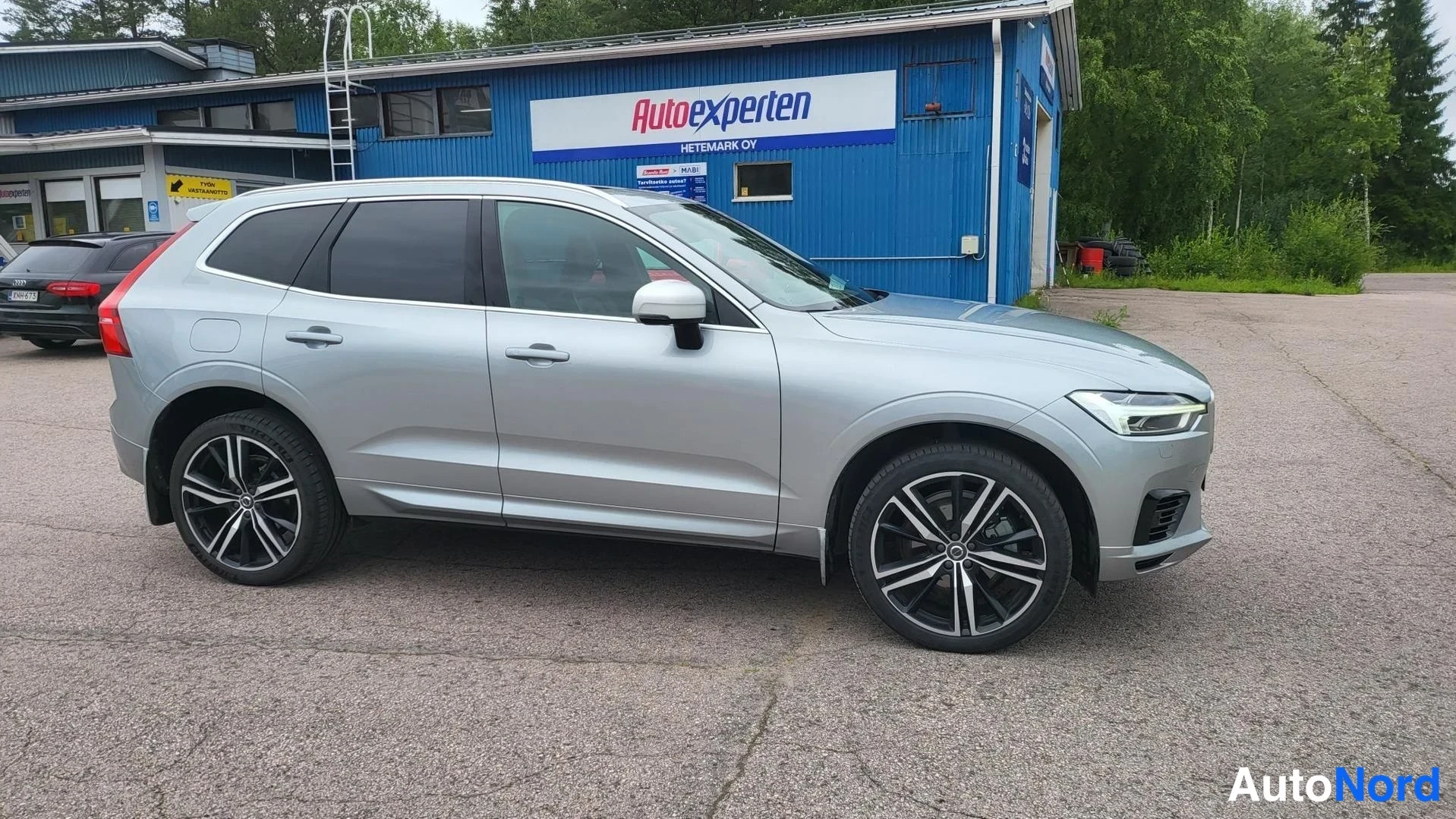 Hopea Volvo XC60 2018, etuviisto, keula oikealle, kuva 7