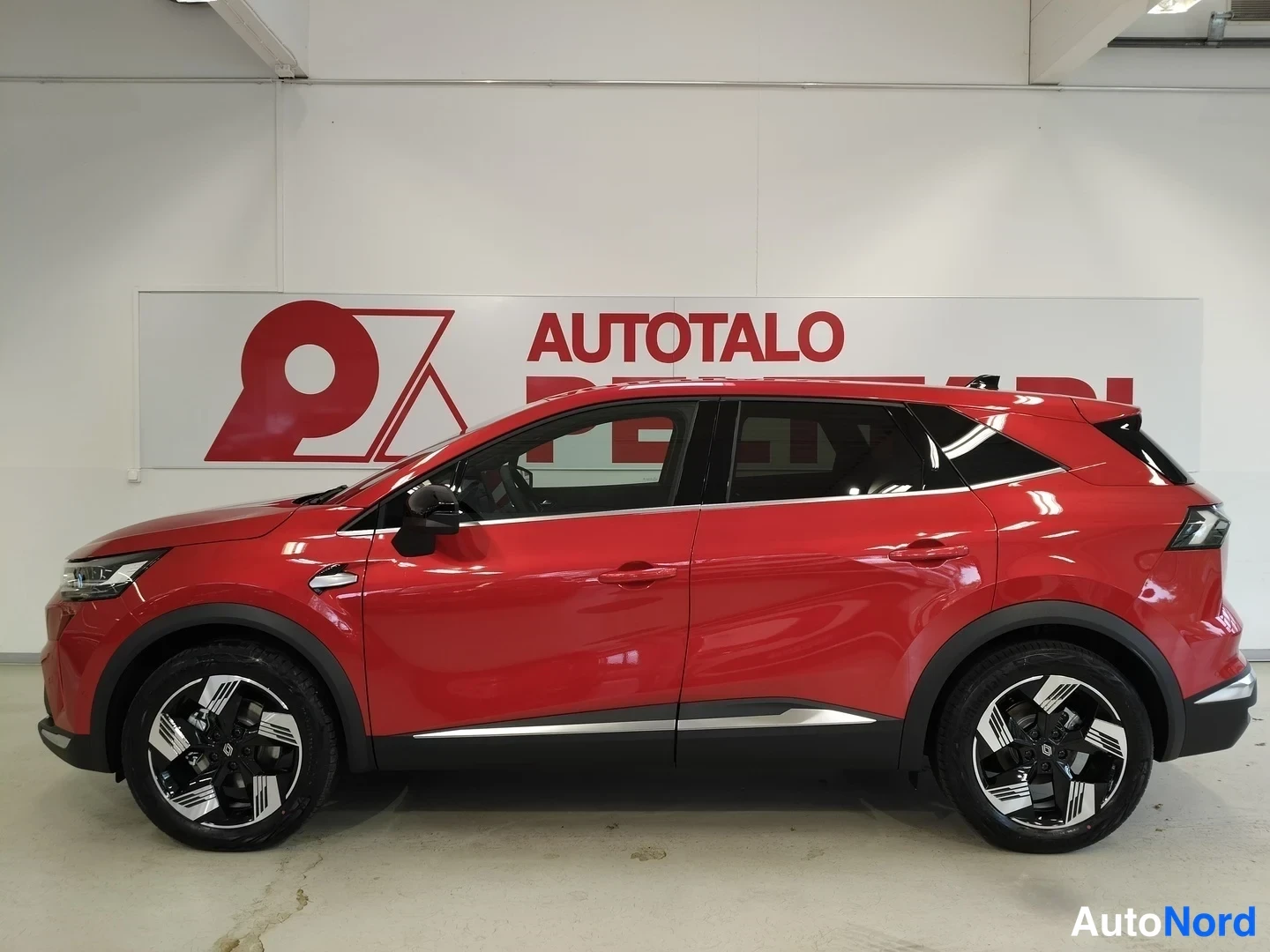 Punainen Renault Symbioz 2026, sivulta, kuva 2