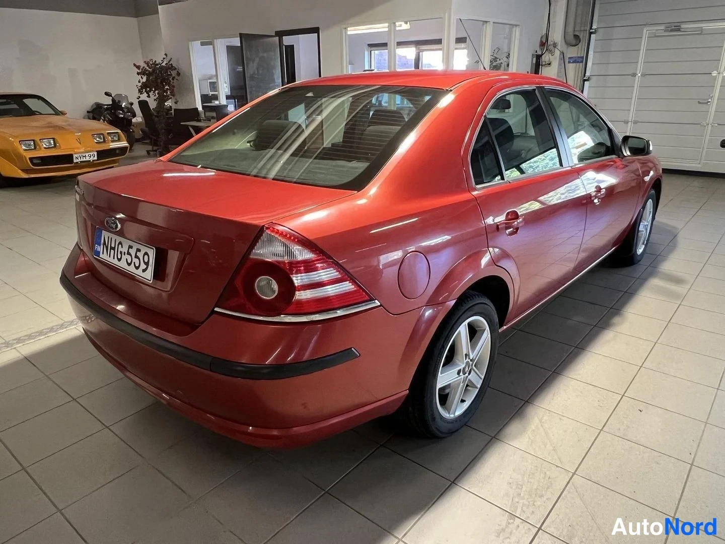 Punainen Ford Mondeo 2007, takaviisto, kuva 5