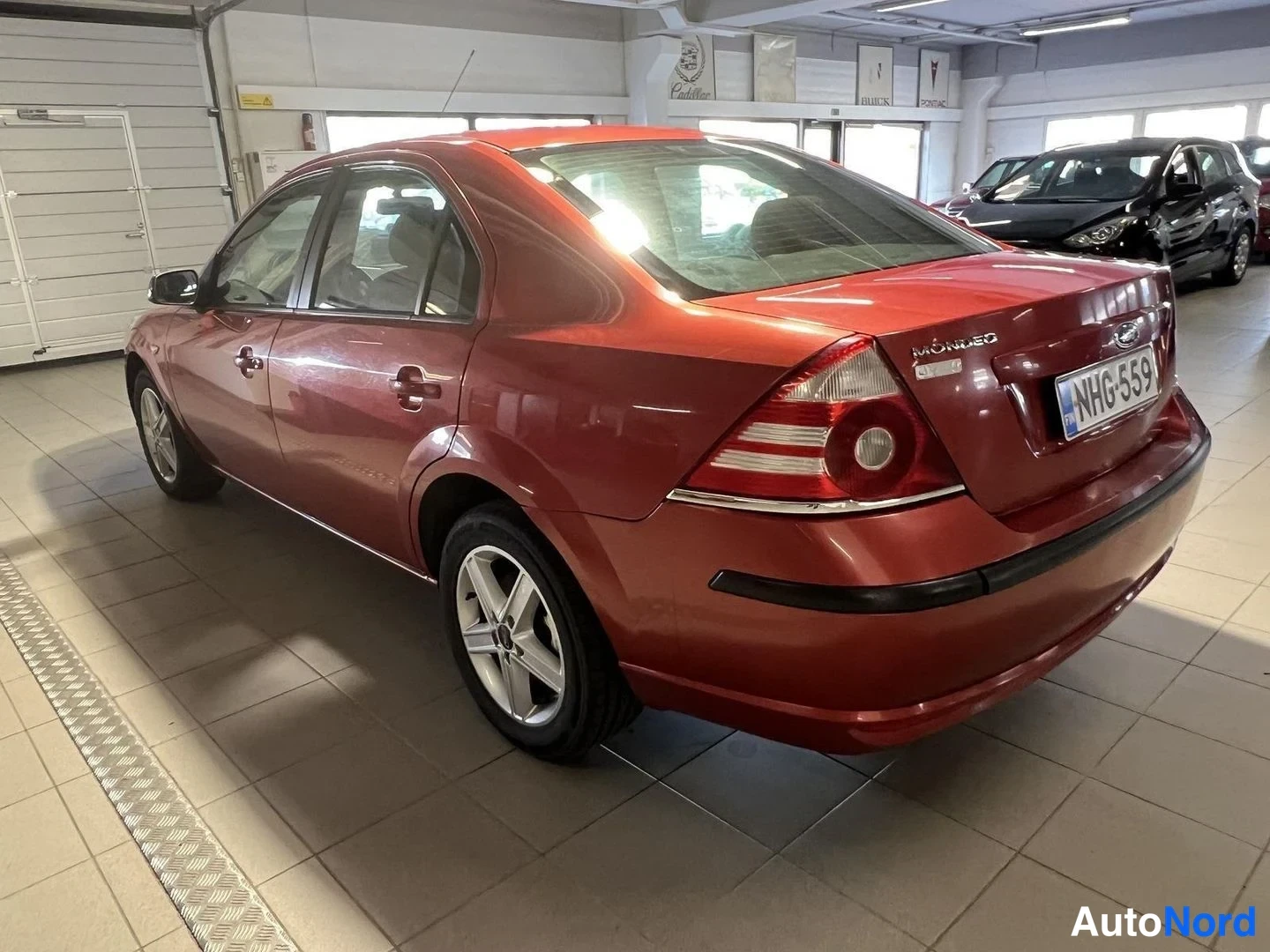 Punainen Ford Mondeo 2007, takaviisto, kuva 6