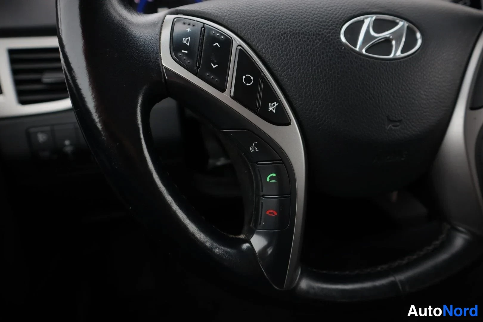 Musta Hyundai i30 2015, yksityiskohta, kuva 14