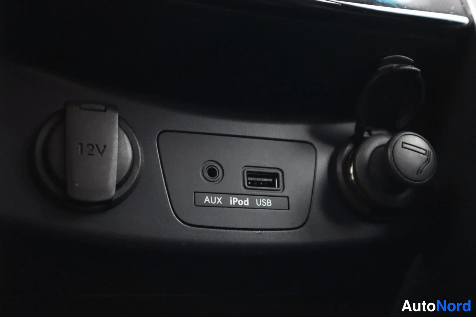 Musta Hyundai i30 2015, yksityiskohta, kuva 23
