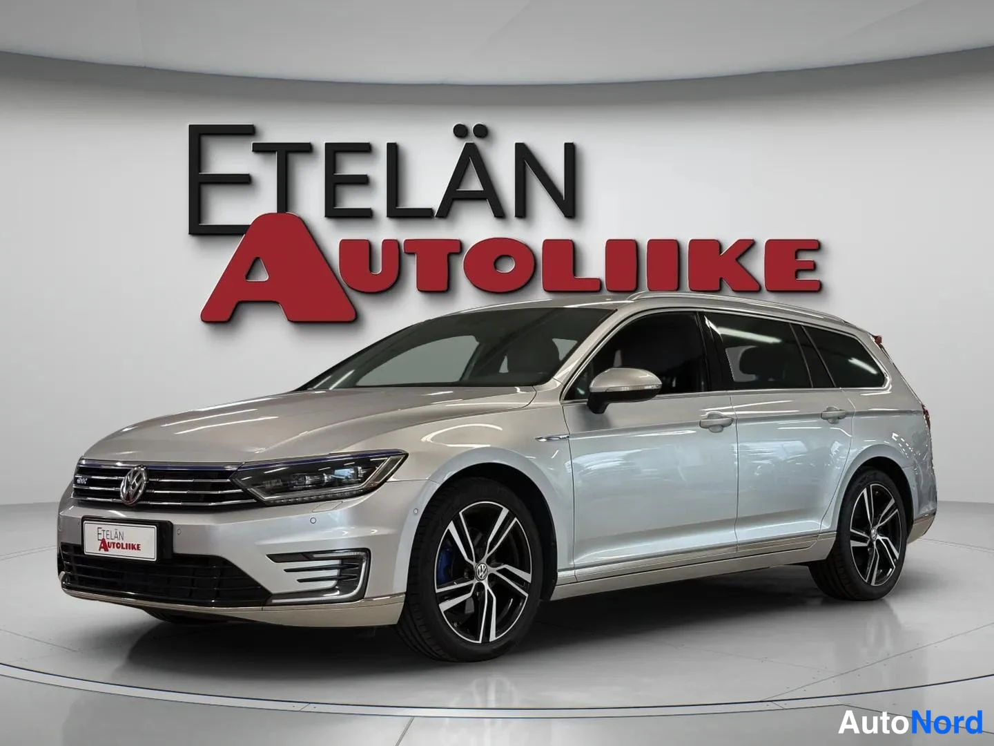 Volkswagen Passat GTE 2015