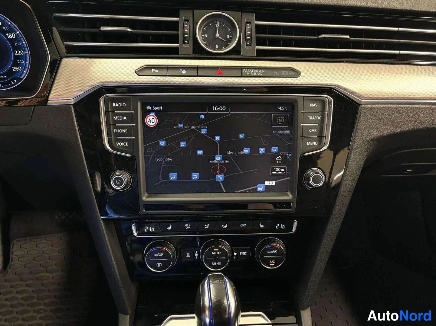 Harmaa Volkswagen Passat 2015, yksityiskohta, kuva 18