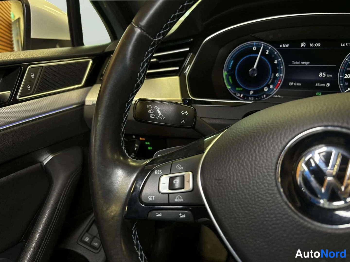 Harmaa Volkswagen Passat 2015, yksityiskohta, kuva 20