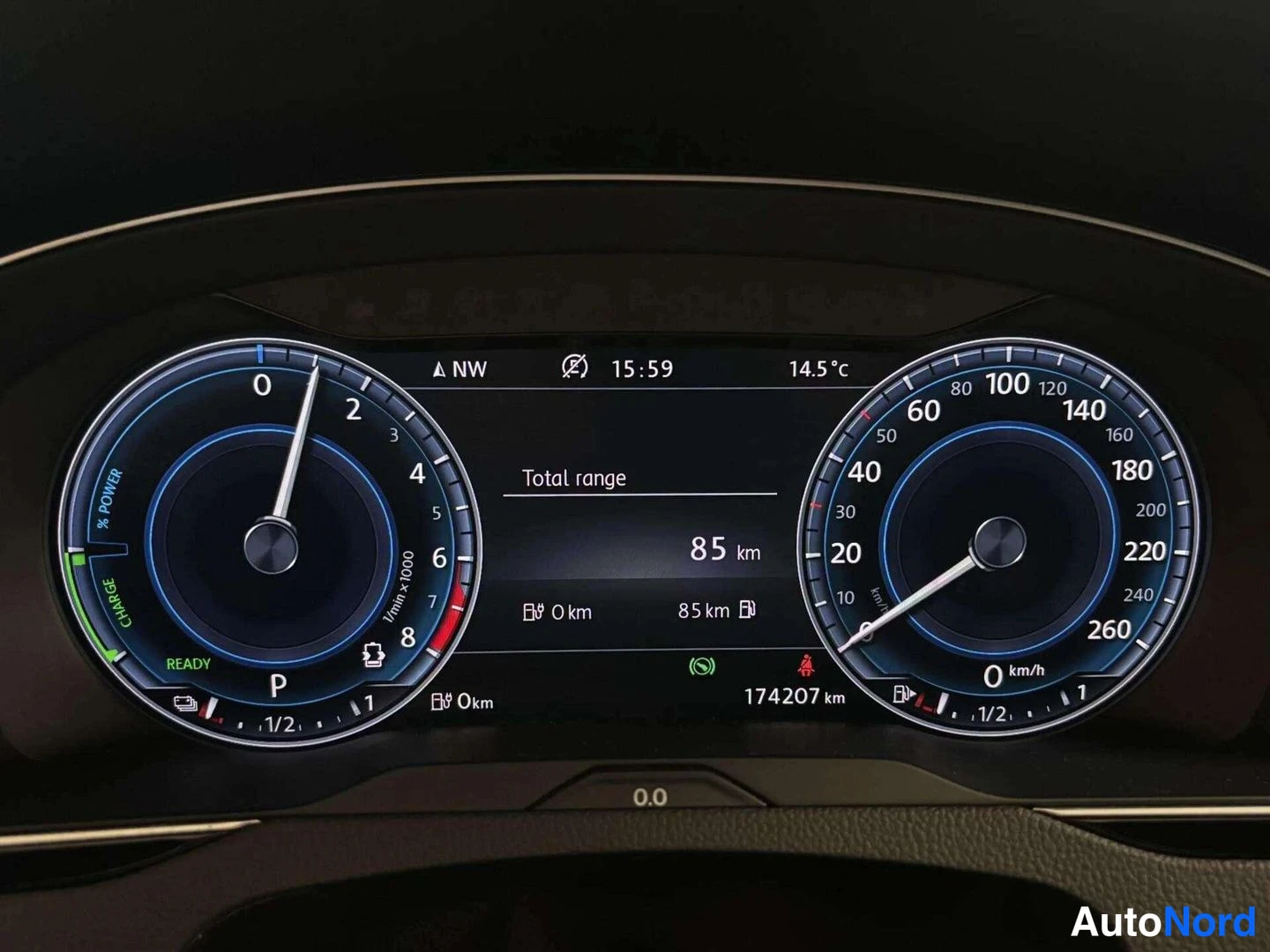 Harmaa Volkswagen Passat 2015, yksityiskohta, kuva 21