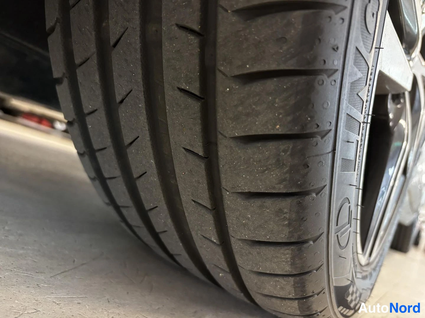 Harmaa Volkswagen Passat 2015, yksityiskohta, kuva 24