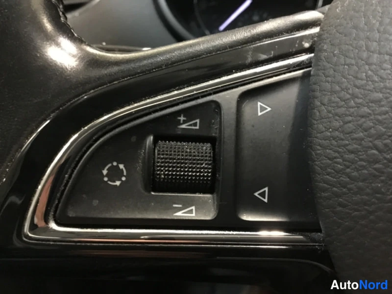 Harmaa Skoda Octavia 2015, yksityiskohta, kuva 14